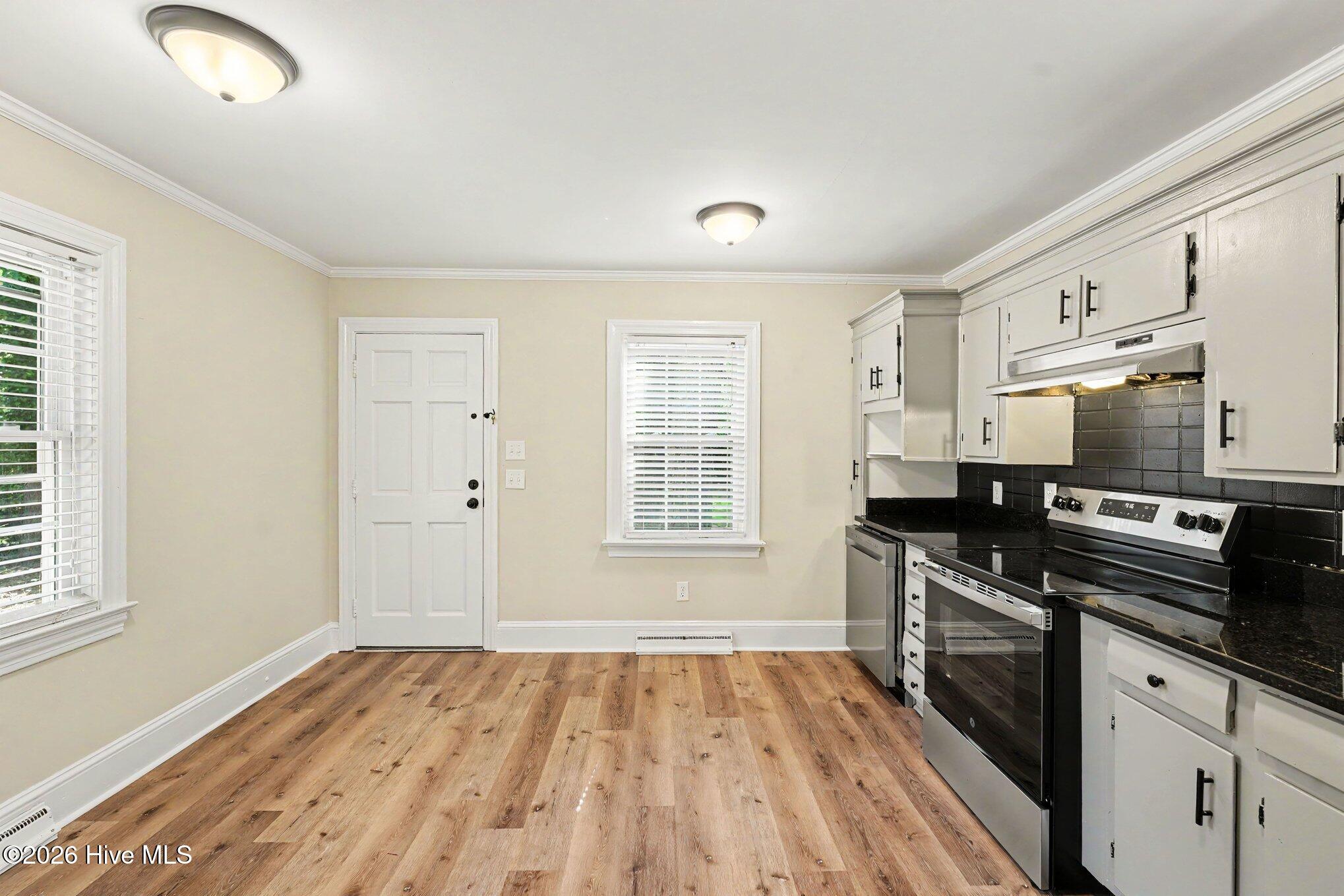 733 Cedarbrook Drive Property Photo 6