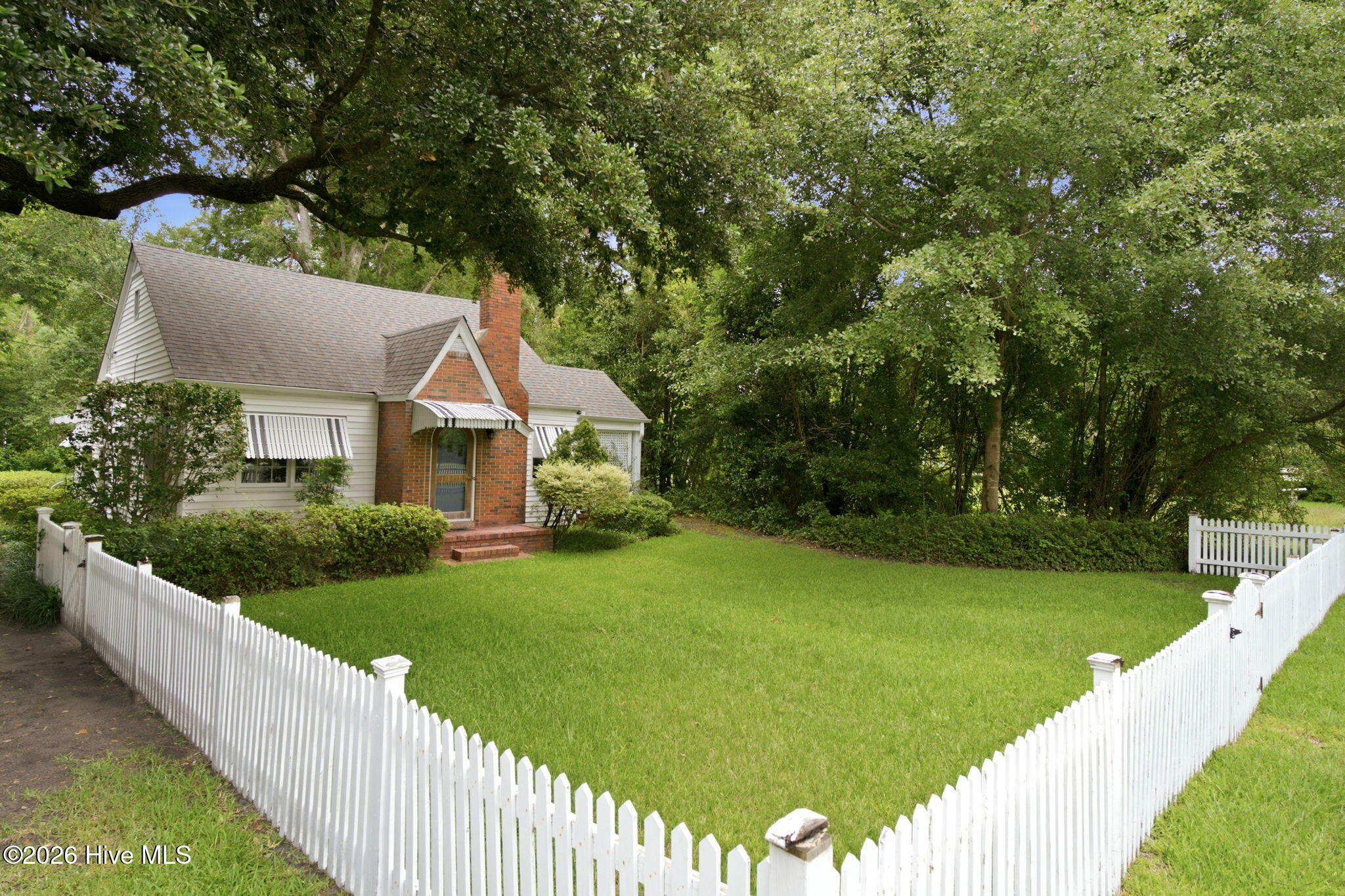 4201 Wrightsville Avenue Property Photo 2