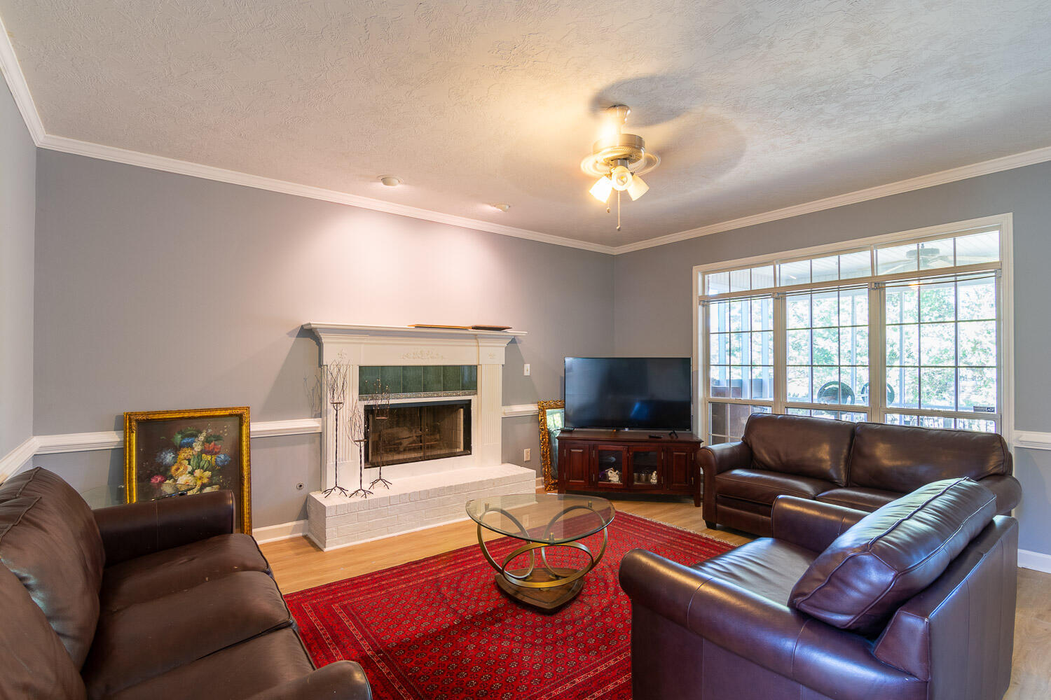 1357 Montrose Place Property Photo 6
