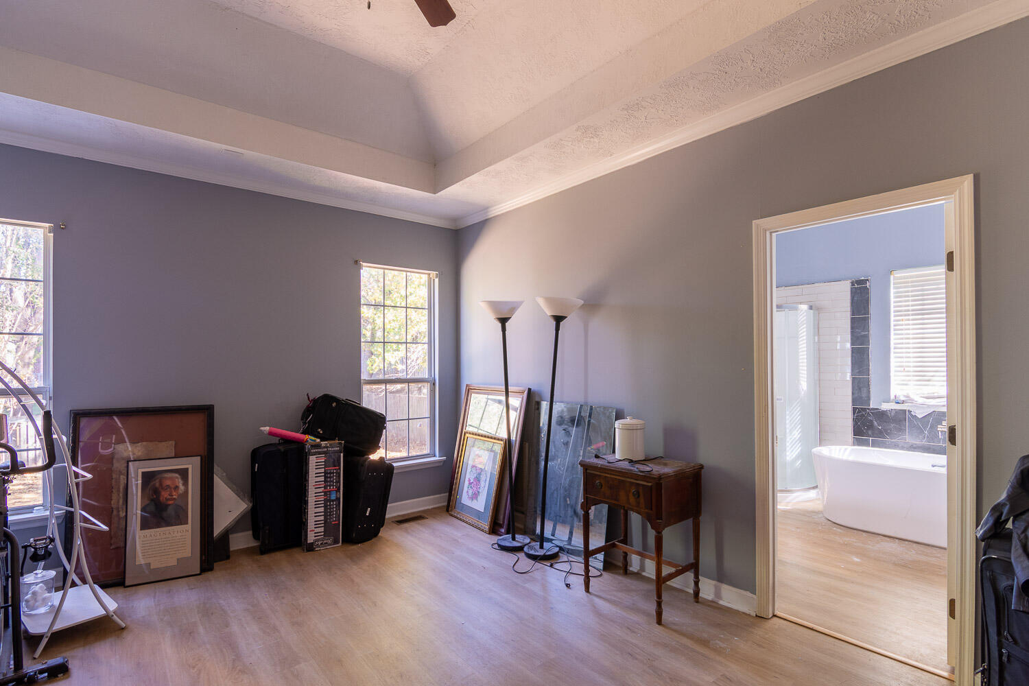 1357 Montrose Place Property Photo 10