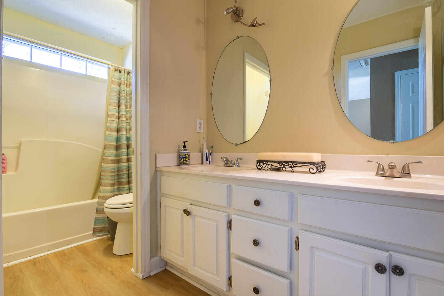 1357 Montrose Place Property Photo 17