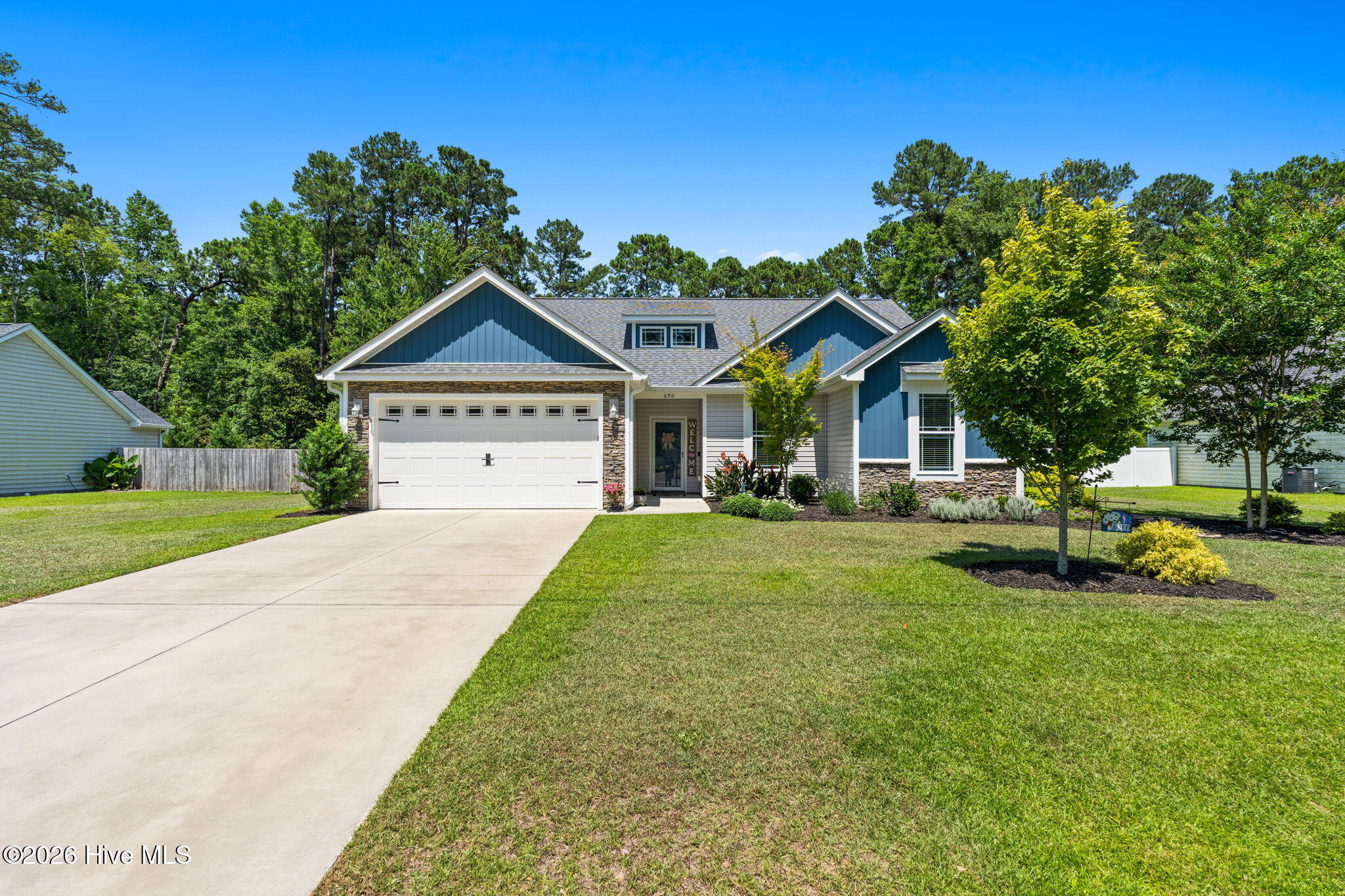 690 Boundary Loop Road NW Property Photo 1