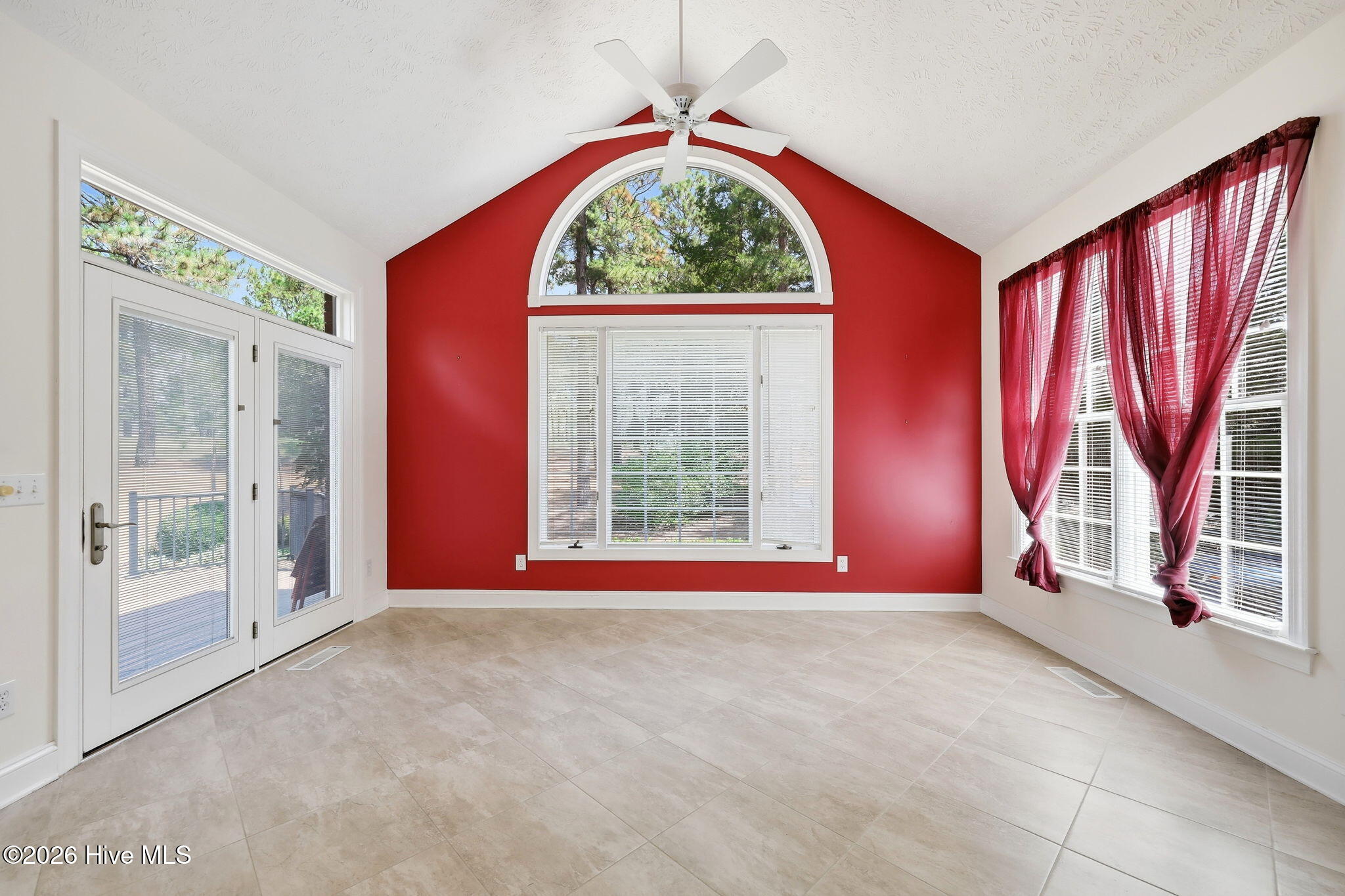 86 Pinewild Drive Property Photo 12