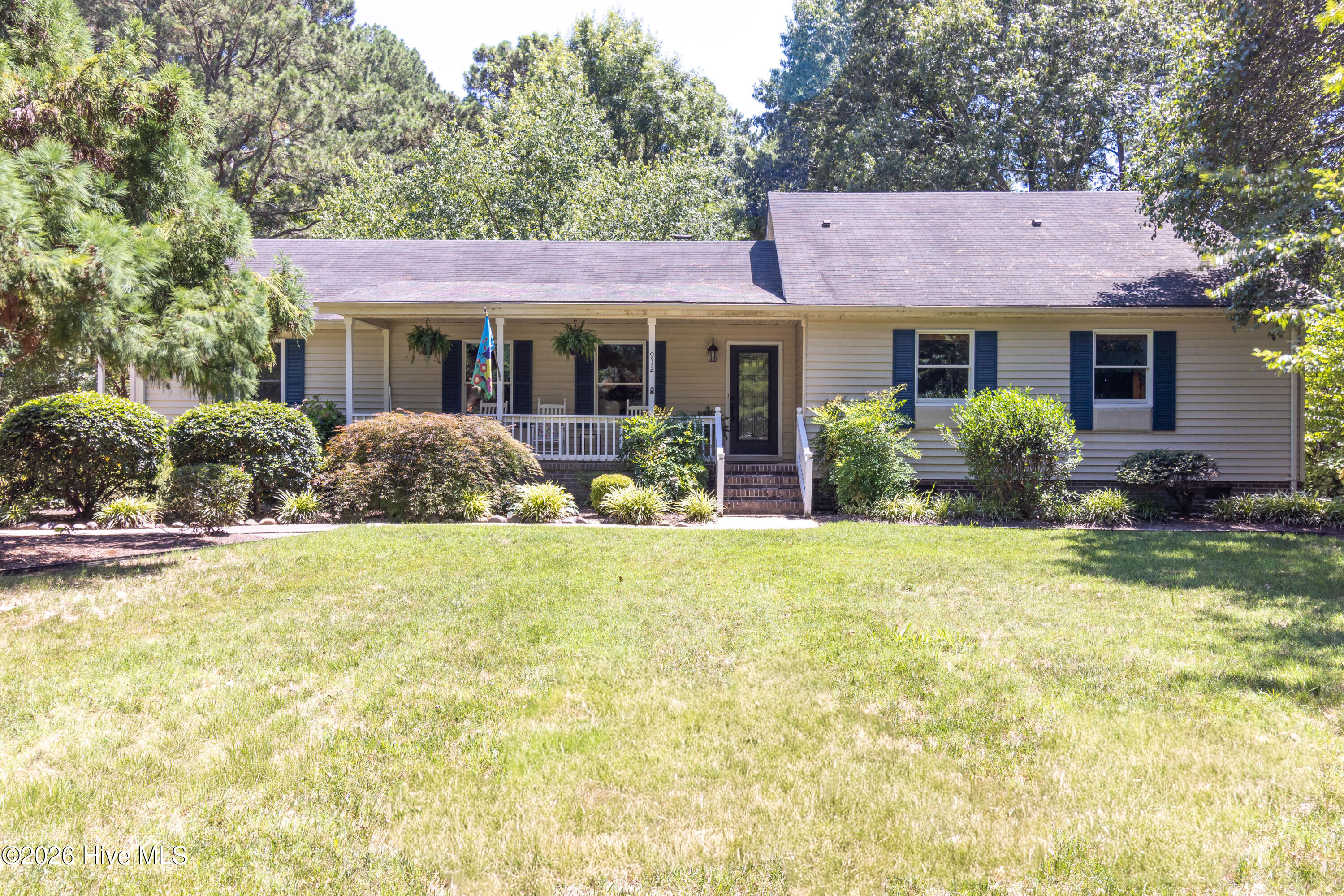 912 Soundside Road Property Photo 1