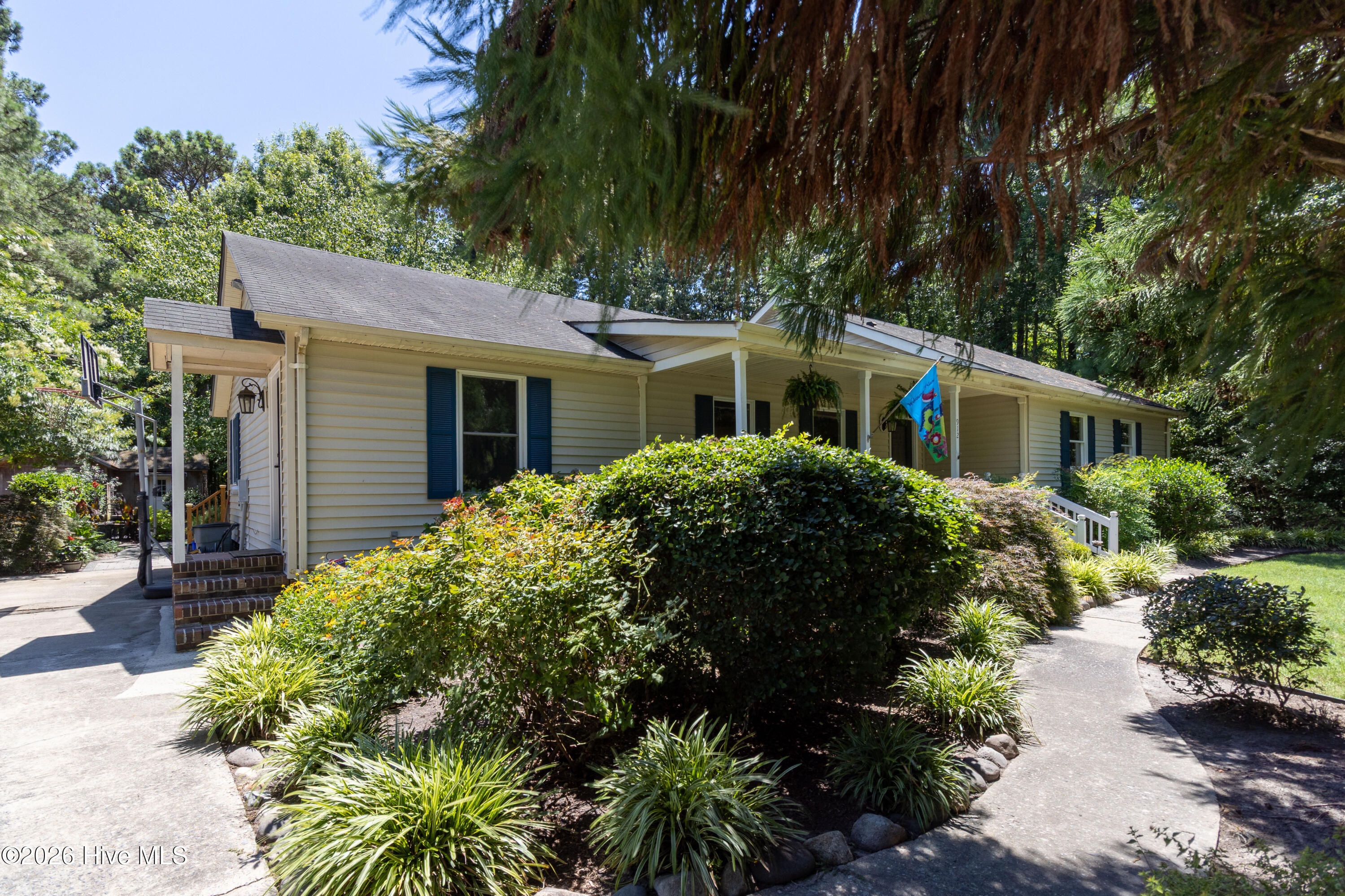 912 Soundside Road Property Photo 3