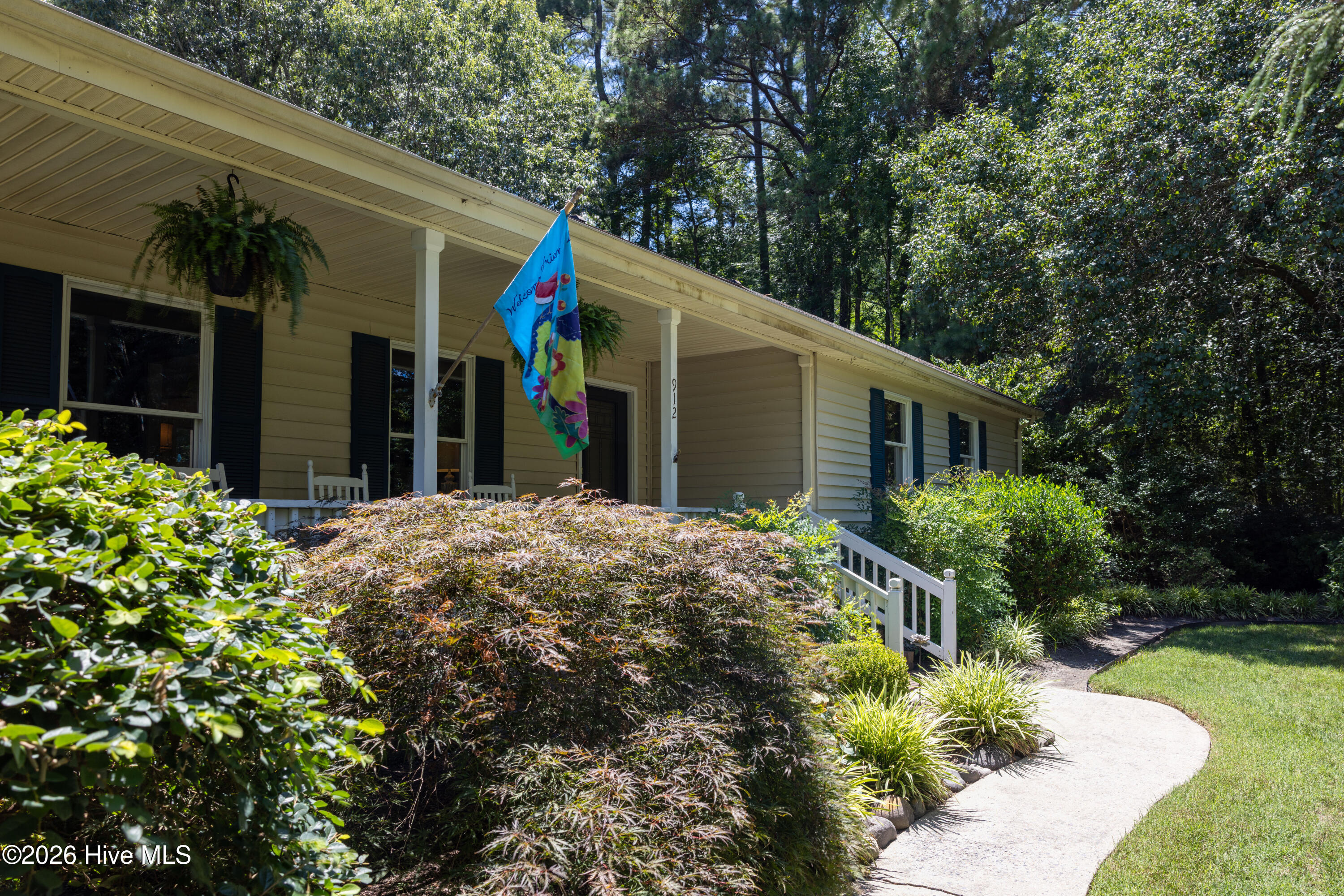 912 Soundside Road Property Photo 4