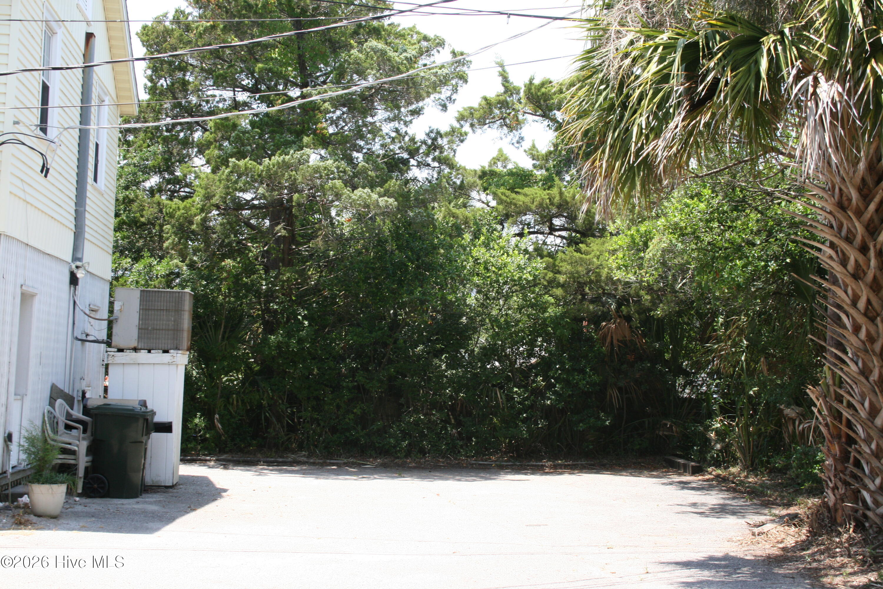 7 E Columbia Street E Property Photo 9