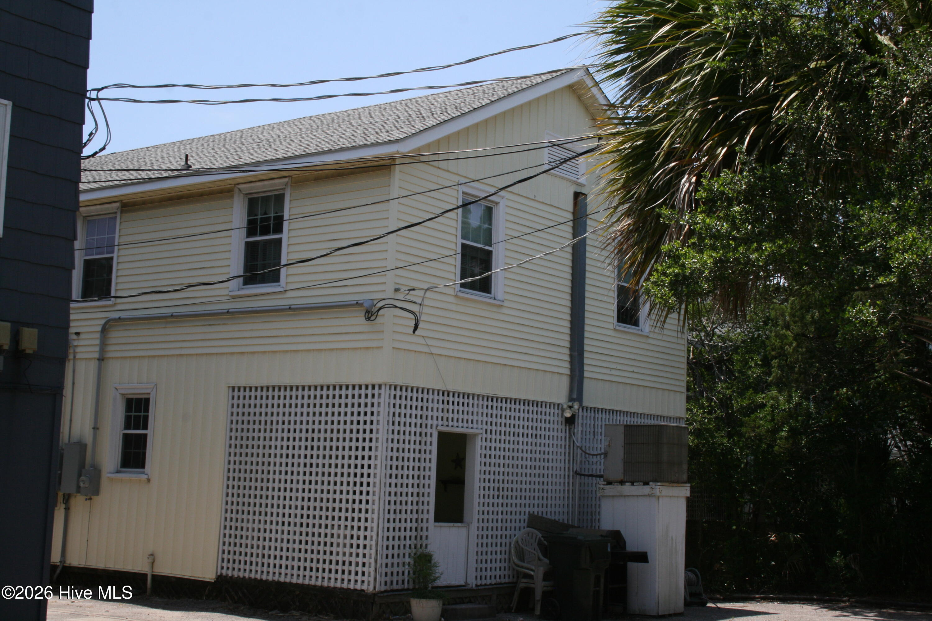 7 E Columbia Street E Property Photo 10