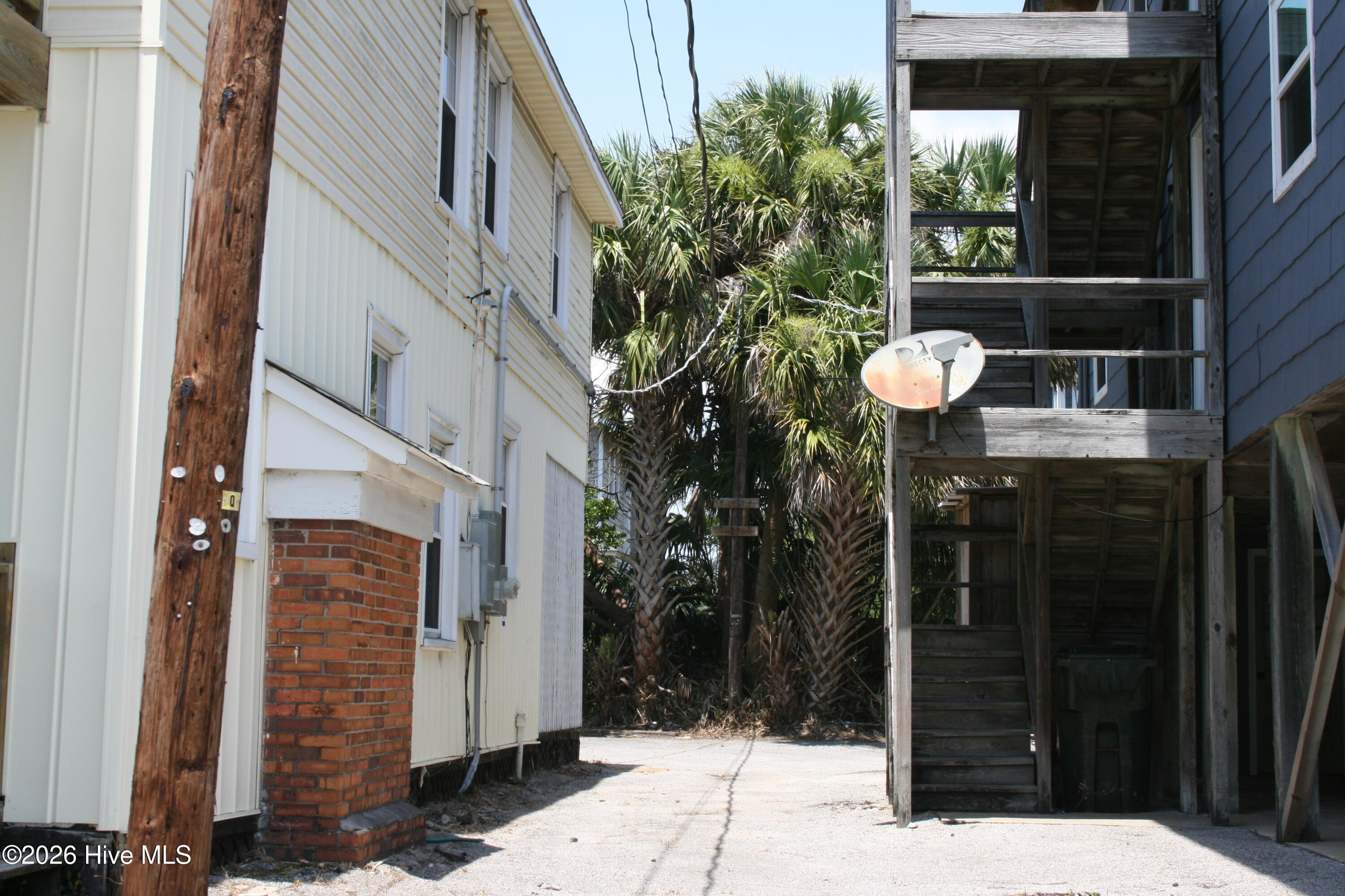 7 E Columbia Street E Property Photo 12
