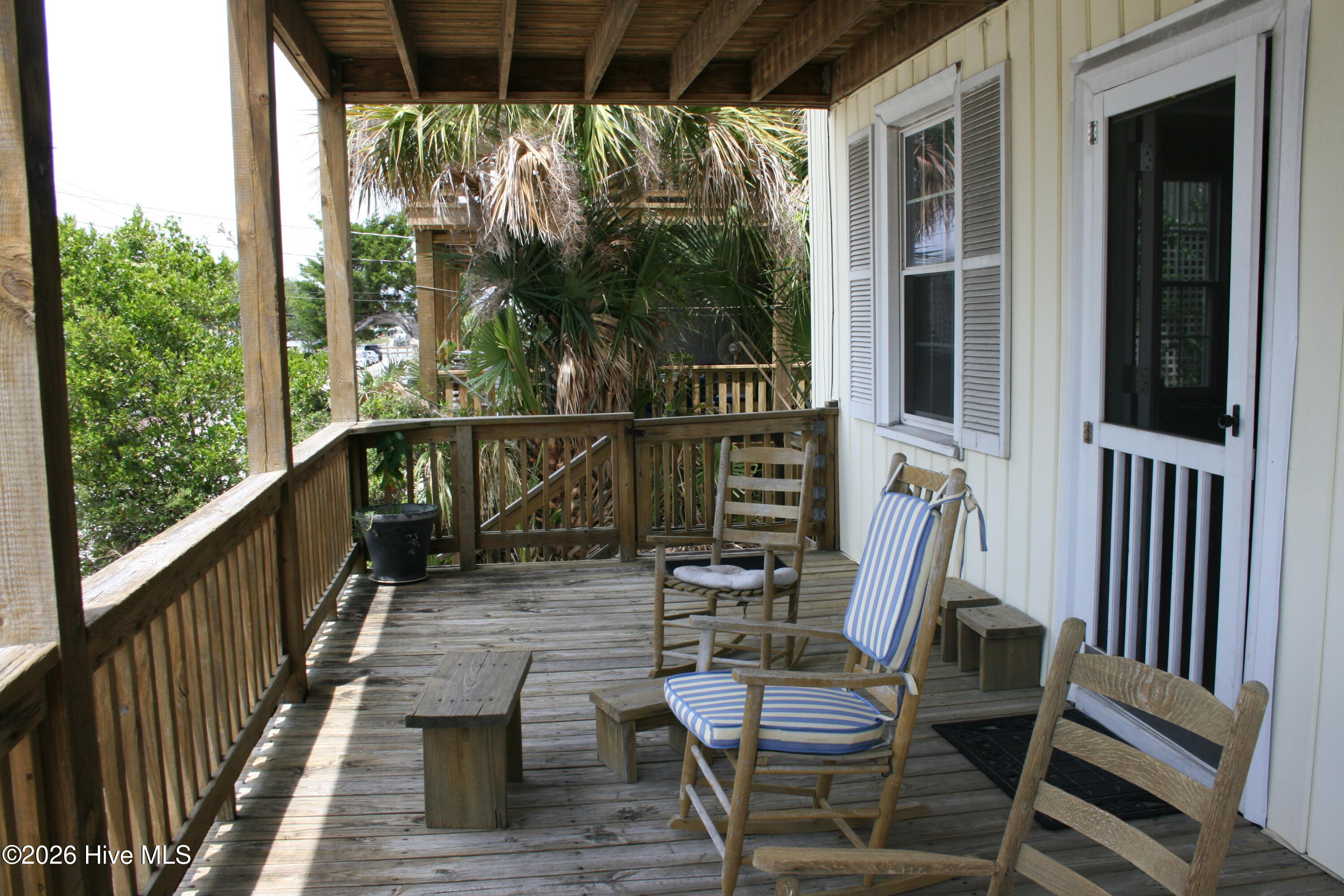 7 E Columbia Street E Property Photo 14