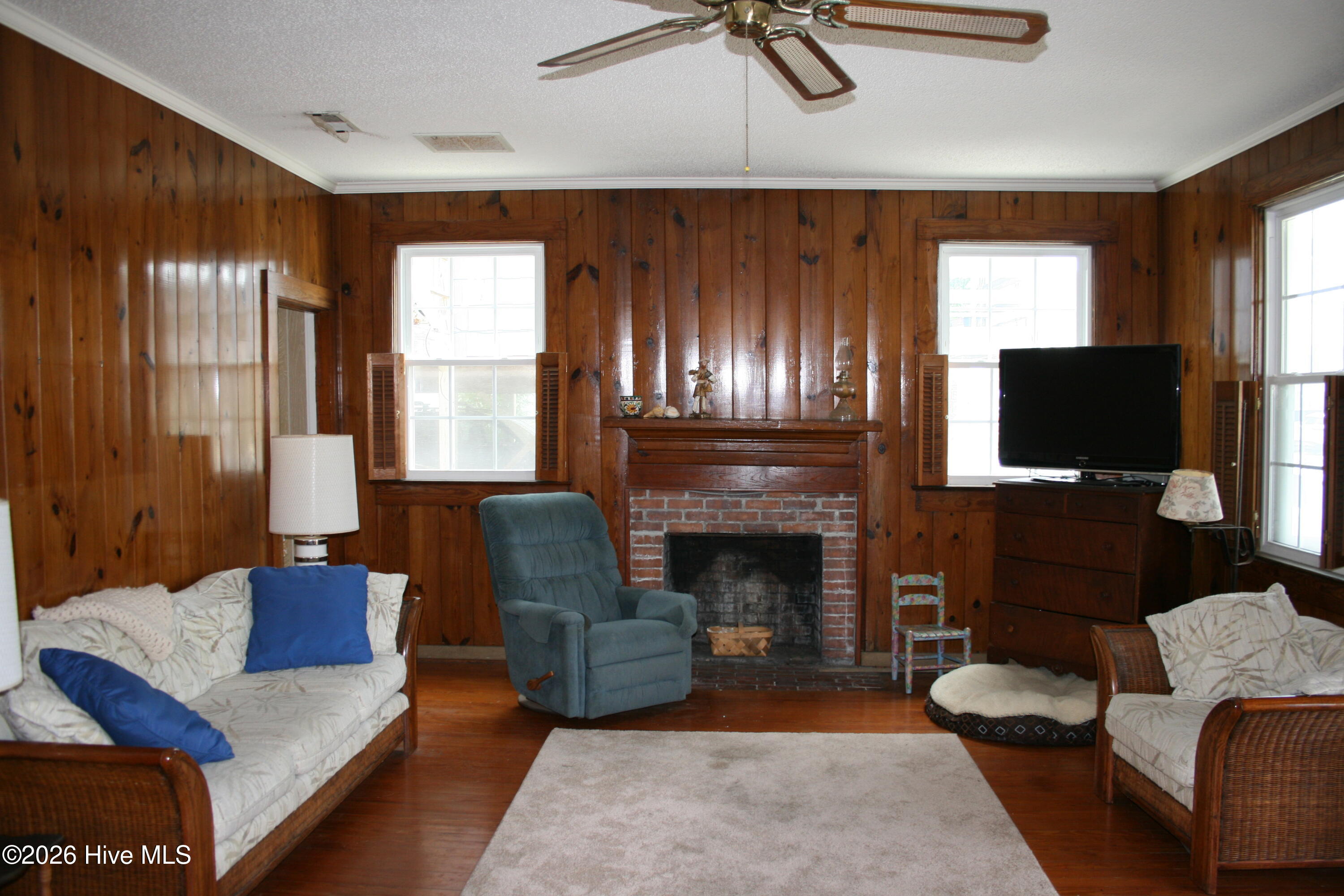 7 E Columbia Street E Property Photo 17