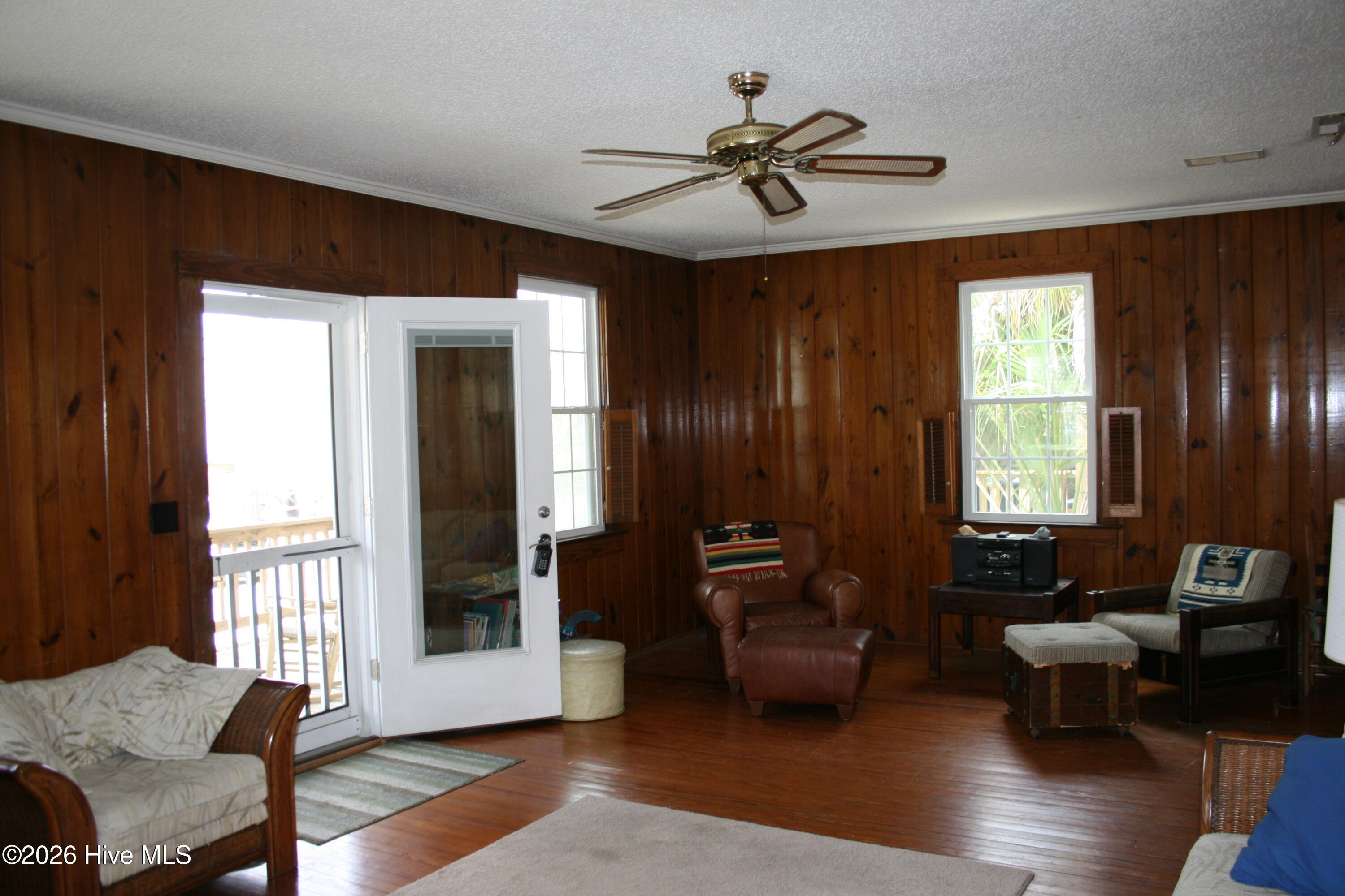 7 E Columbia Street E Property Photo 19