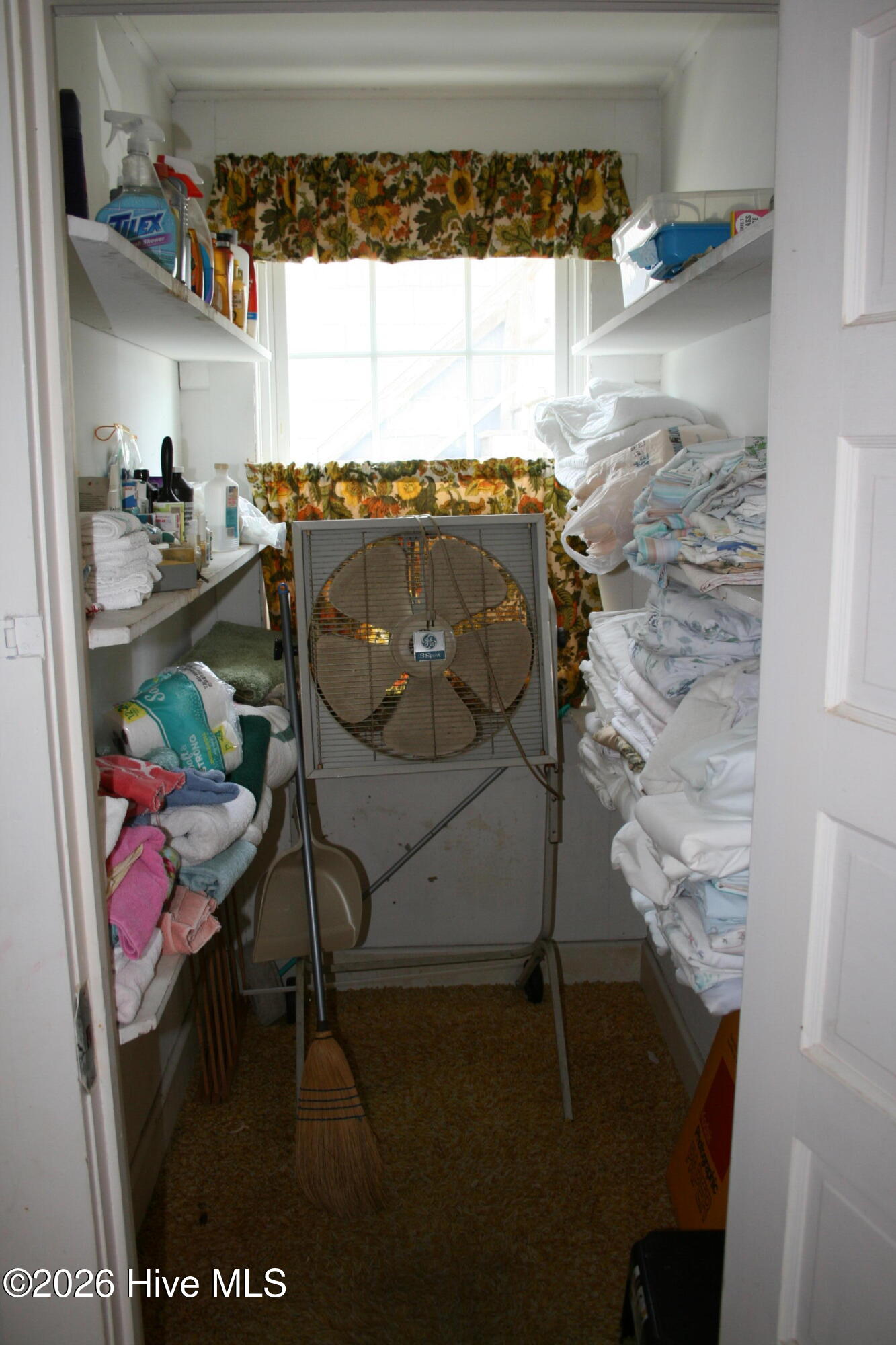 7 E Columbia Street E Property Photo 37