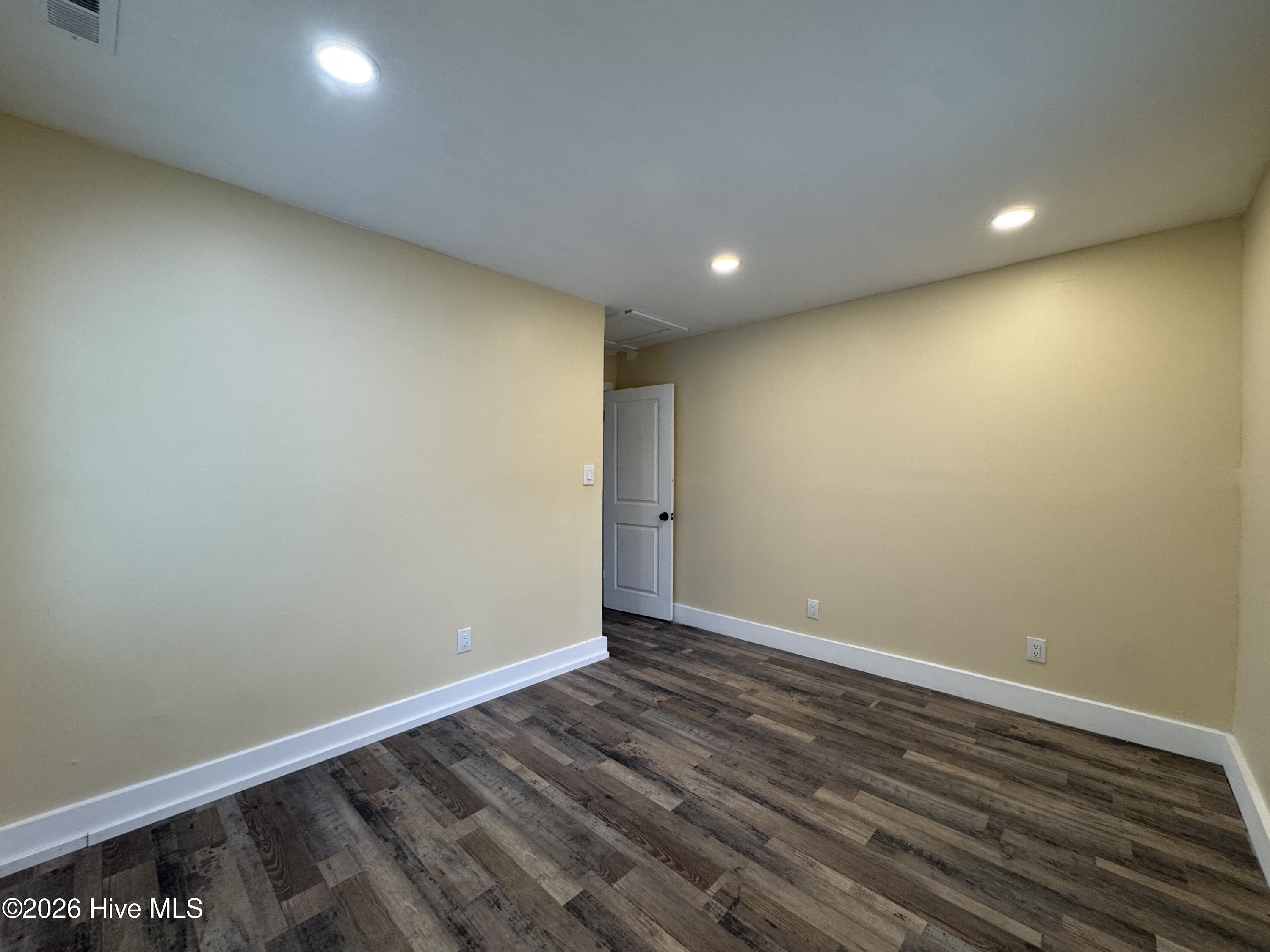 565 Manly Avenue A Property Photo 11