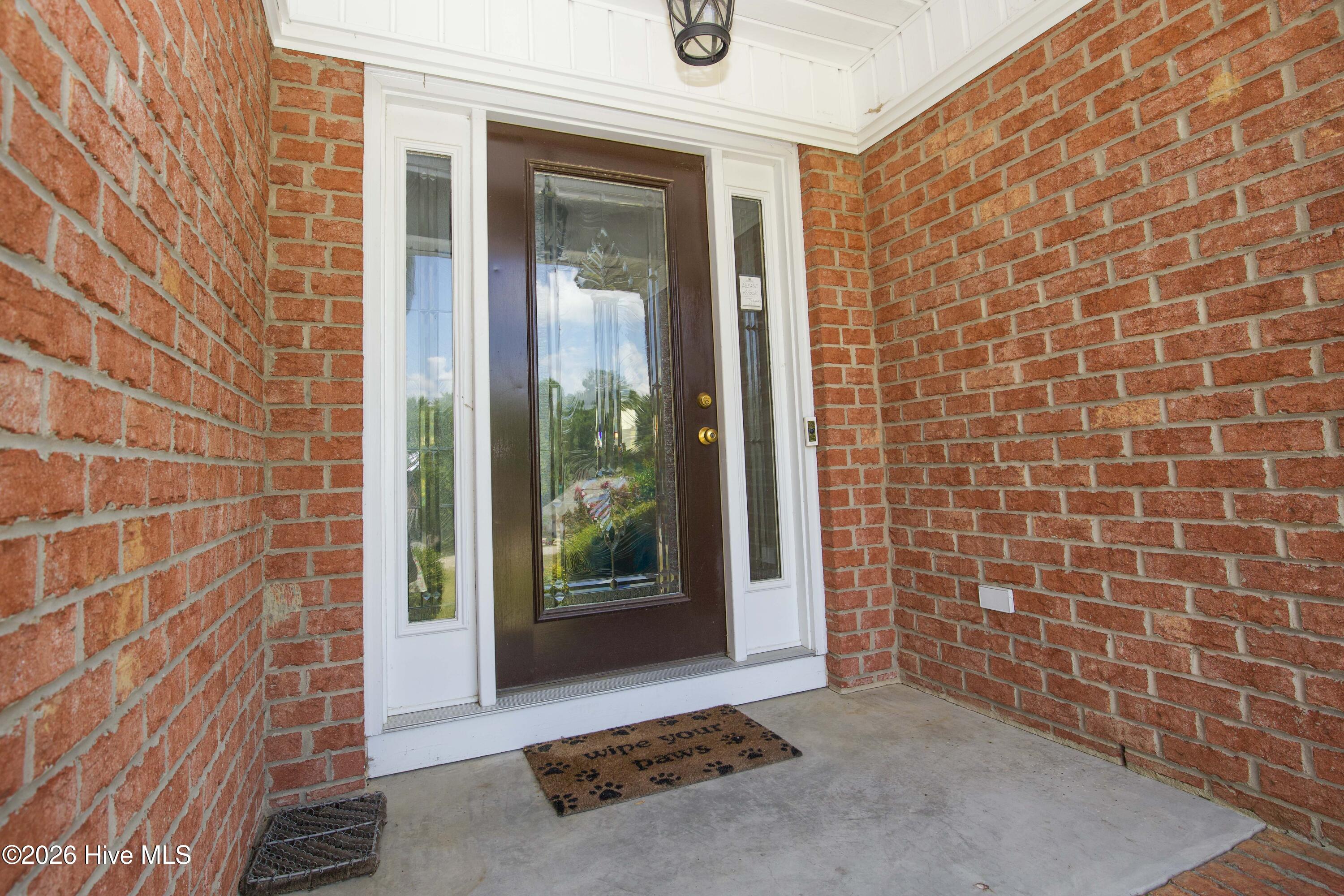 340 Queens Cove Way Property Photo 2