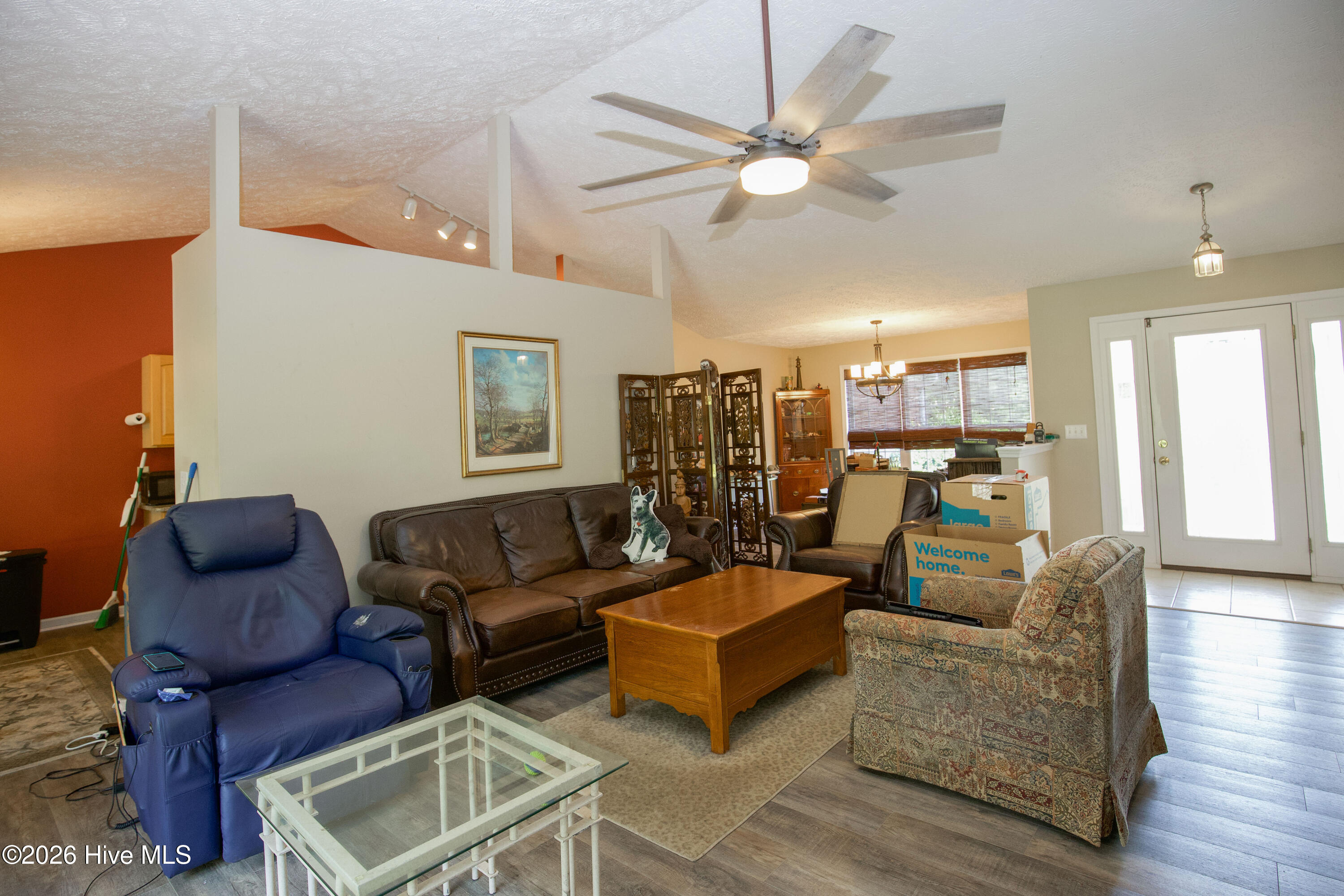 340 Queens Cove Way Property Photo 4