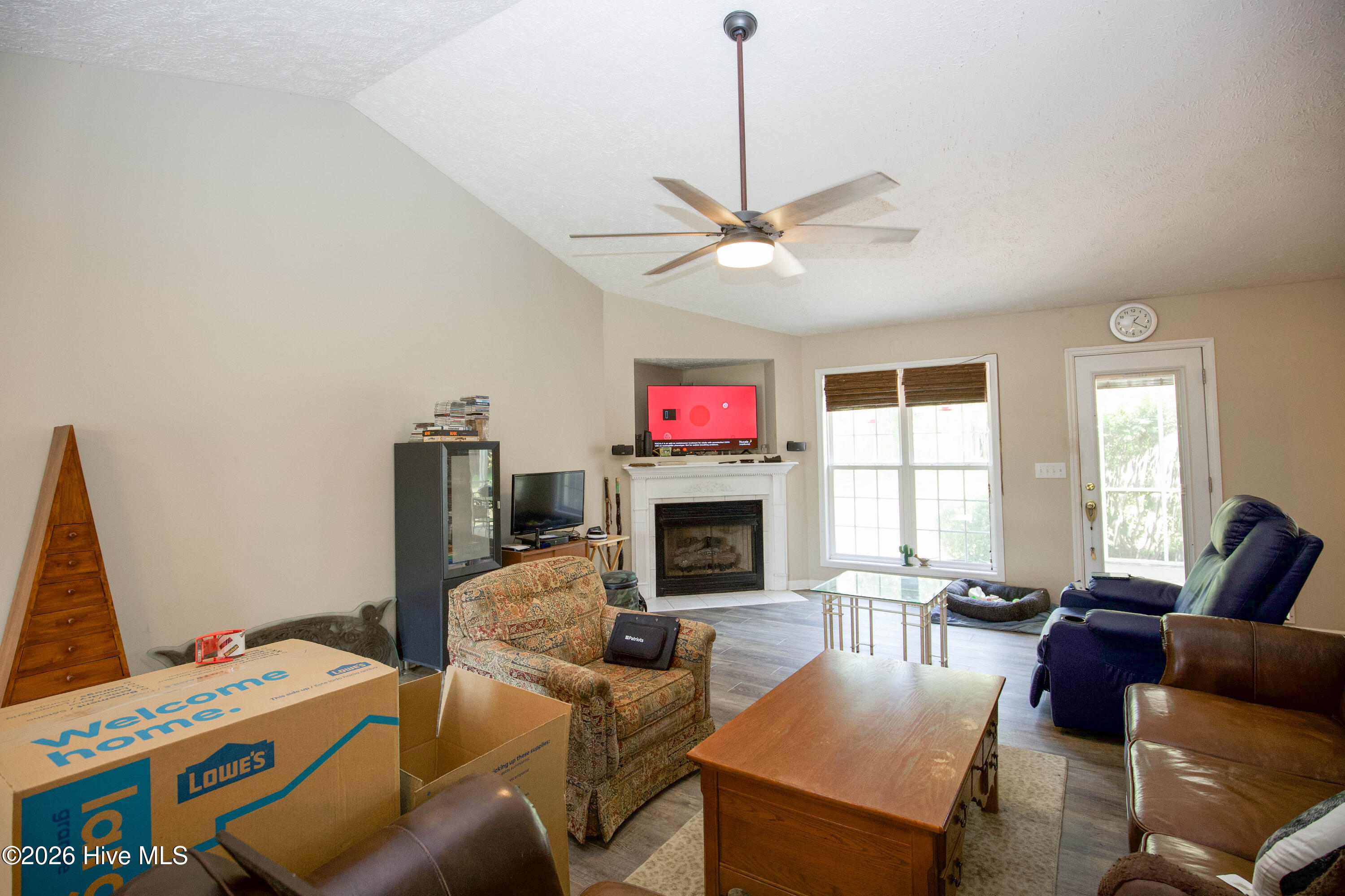 340 Queens Cove Way Property Photo 6