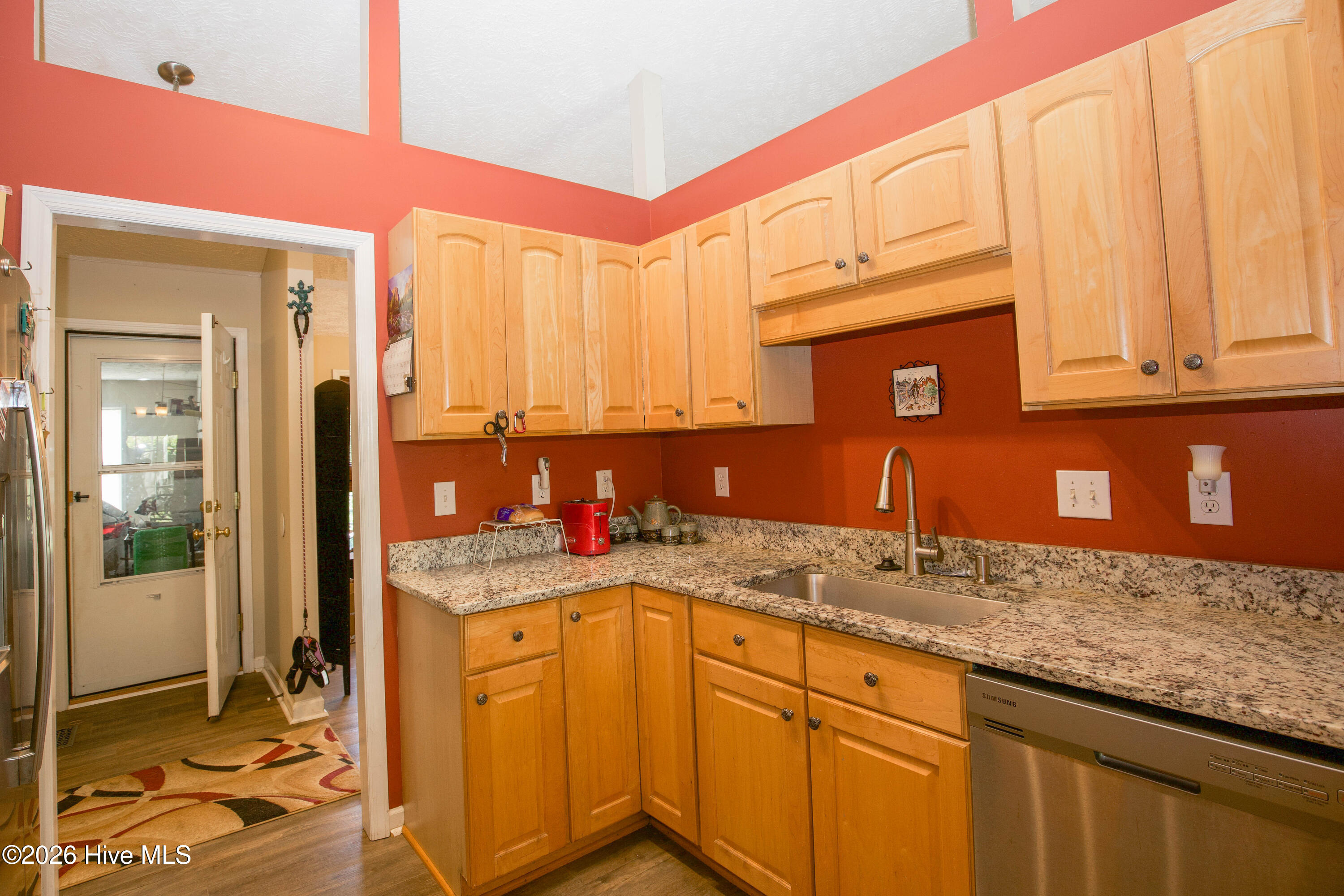 340 Queens Cove Way Property Photo 10