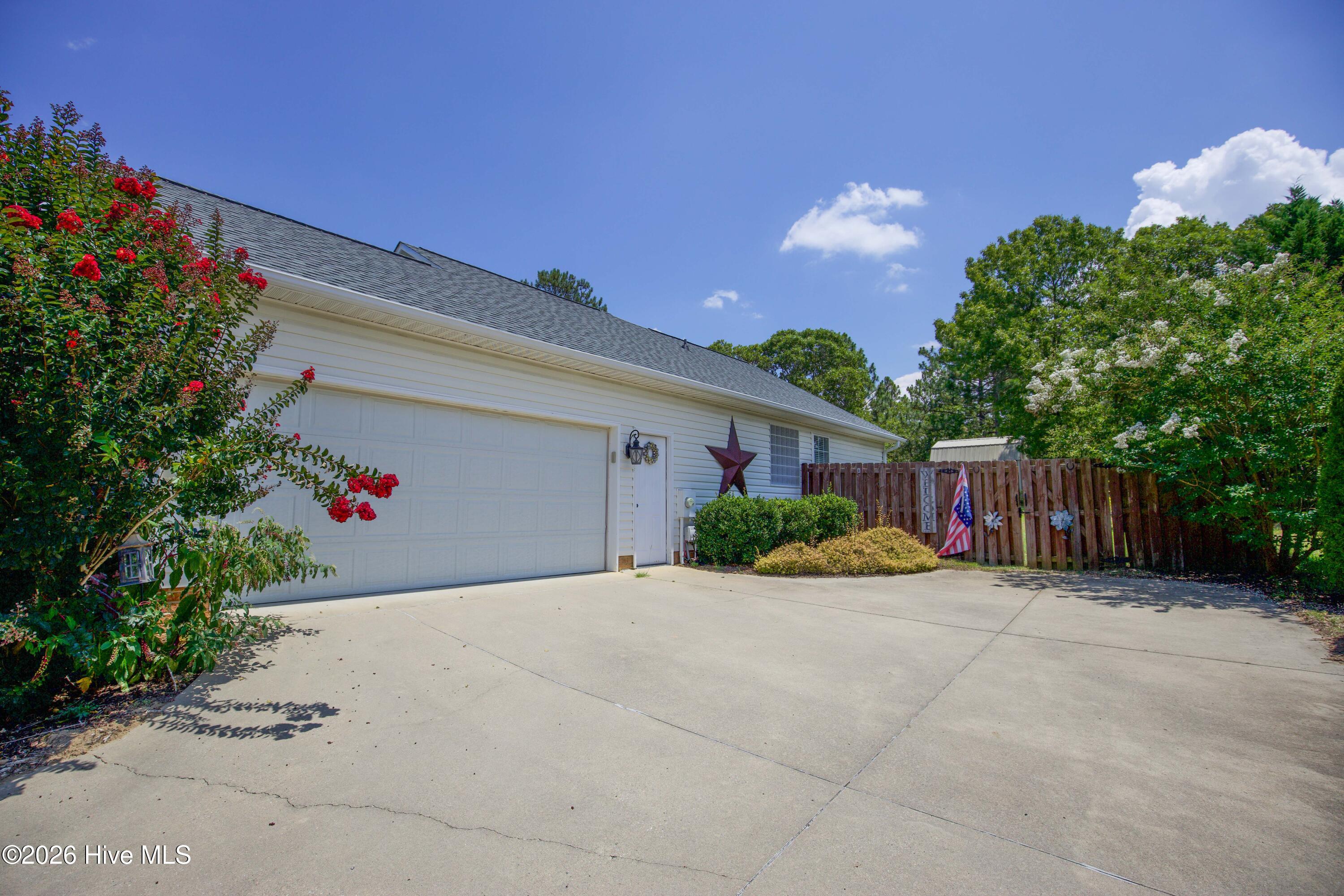 340 Queens Cove Way Property Photo 37