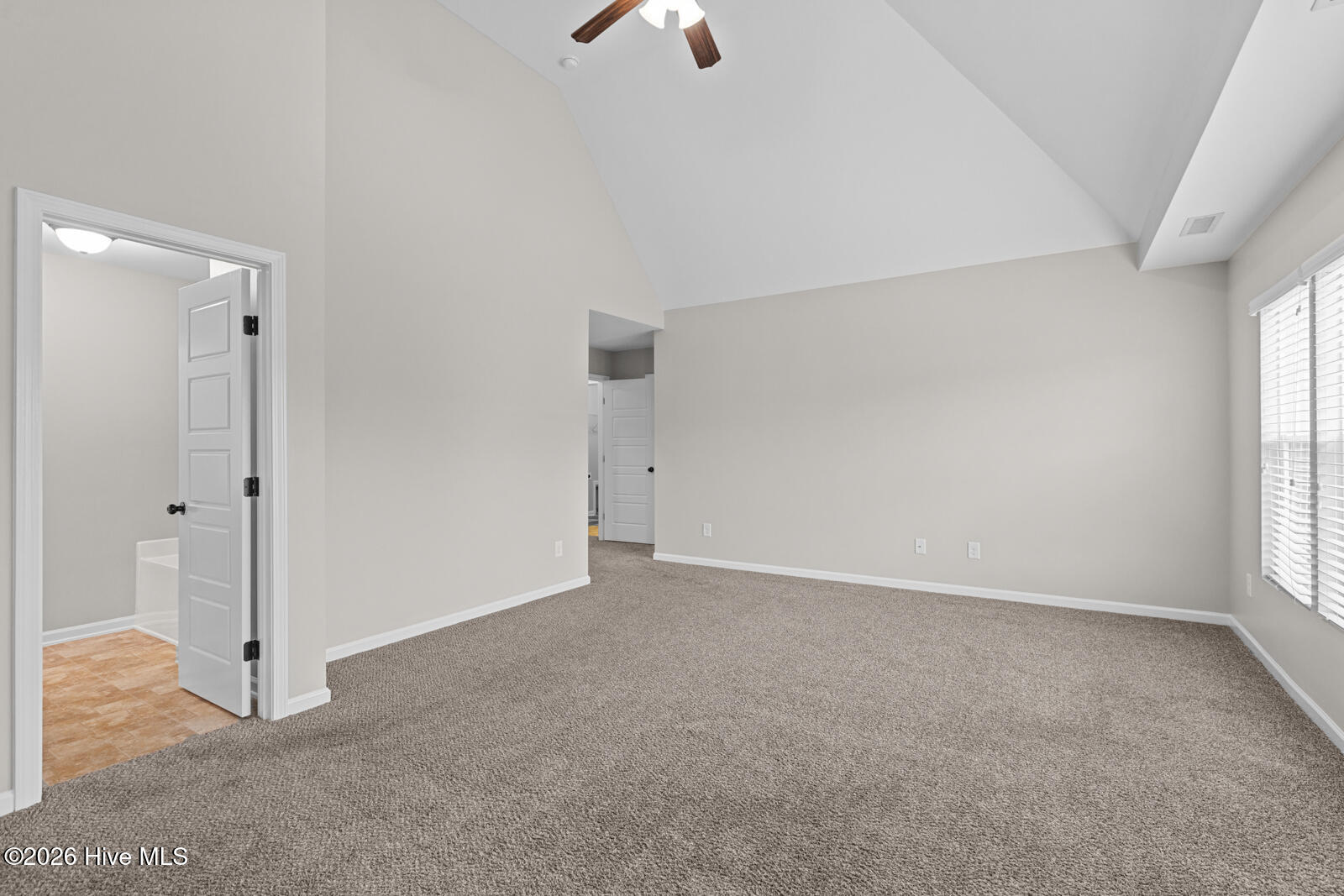 113 Stone Gate Property Photo 3