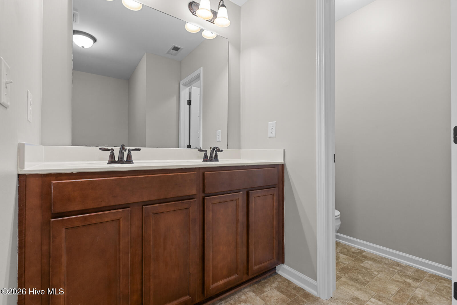 113 Stone Gate Property Photo 24
