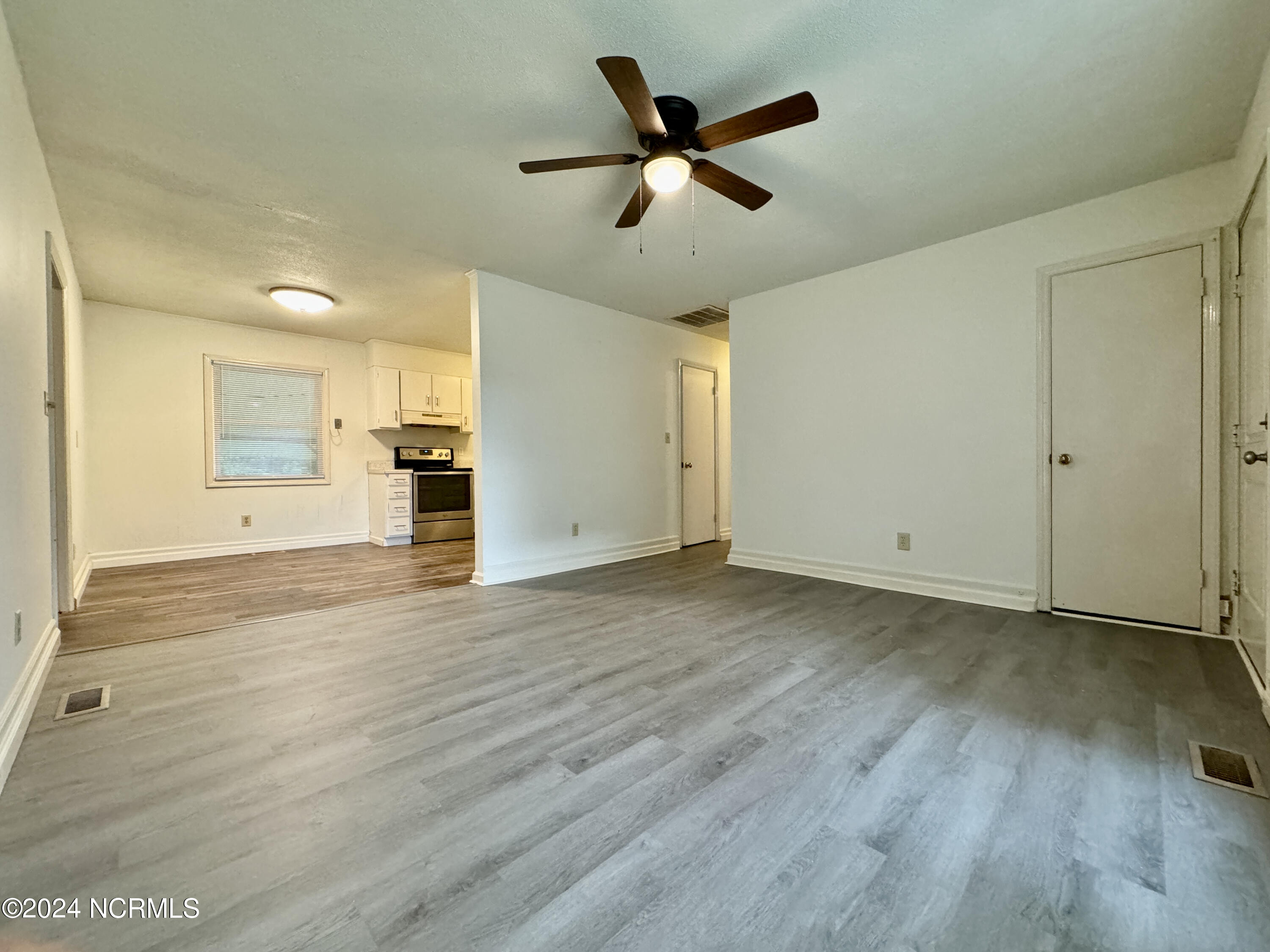 219 Stratford Road Property Photo 6