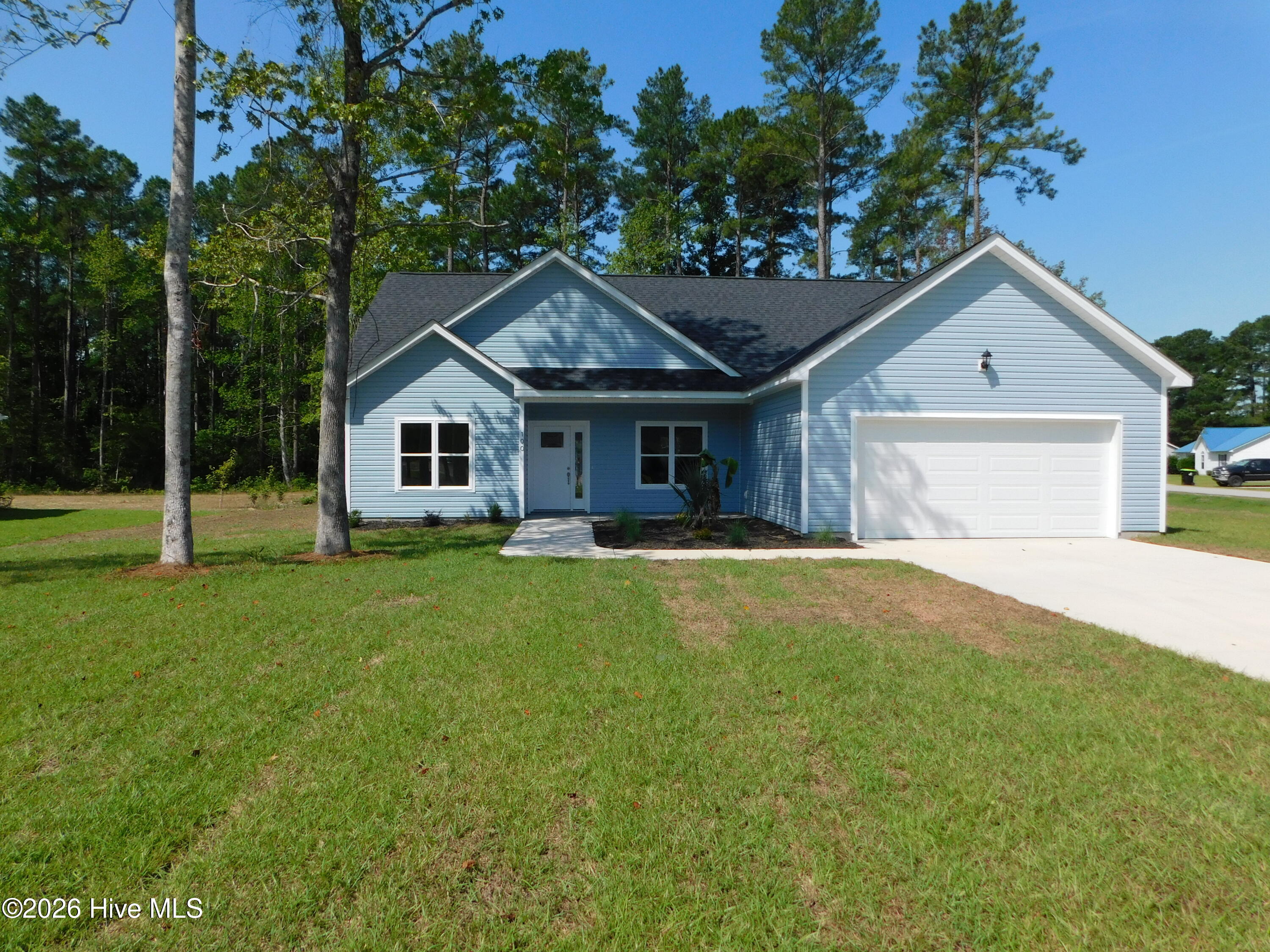 100 Palm Circle Property Photo 1