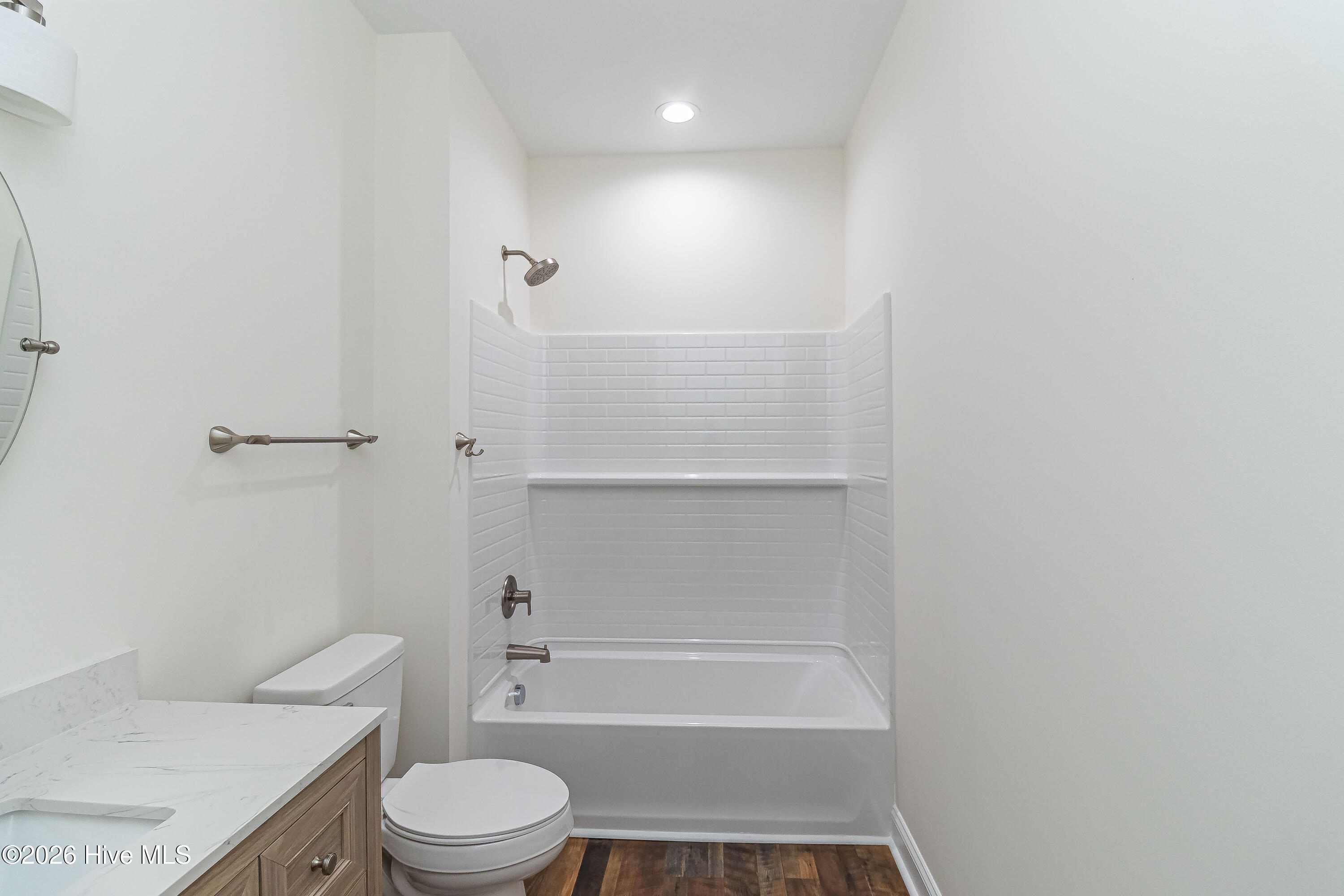 214 E Railroad Street E Property Photo 12