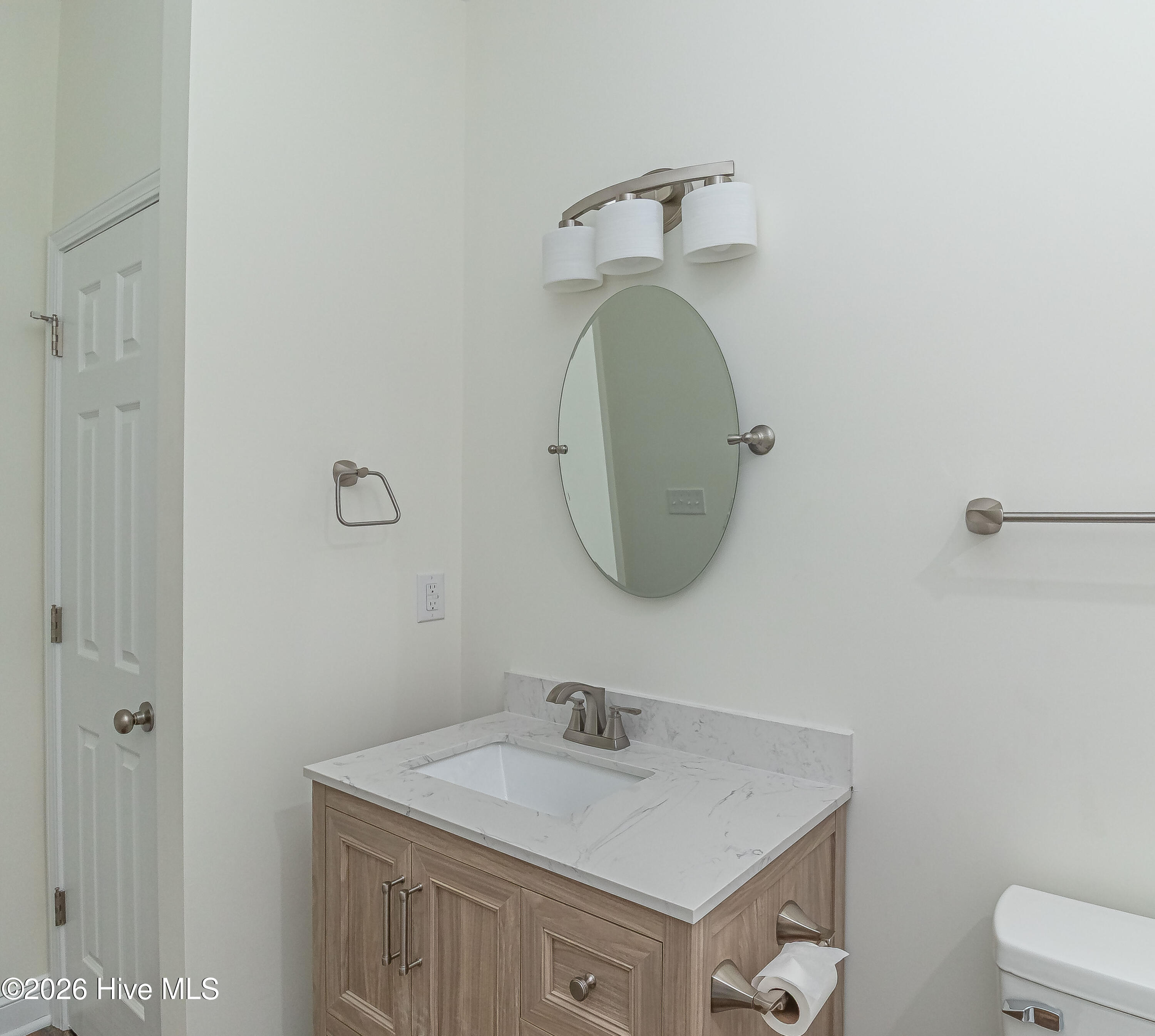 214 E Railroad Street E Property Photo 14