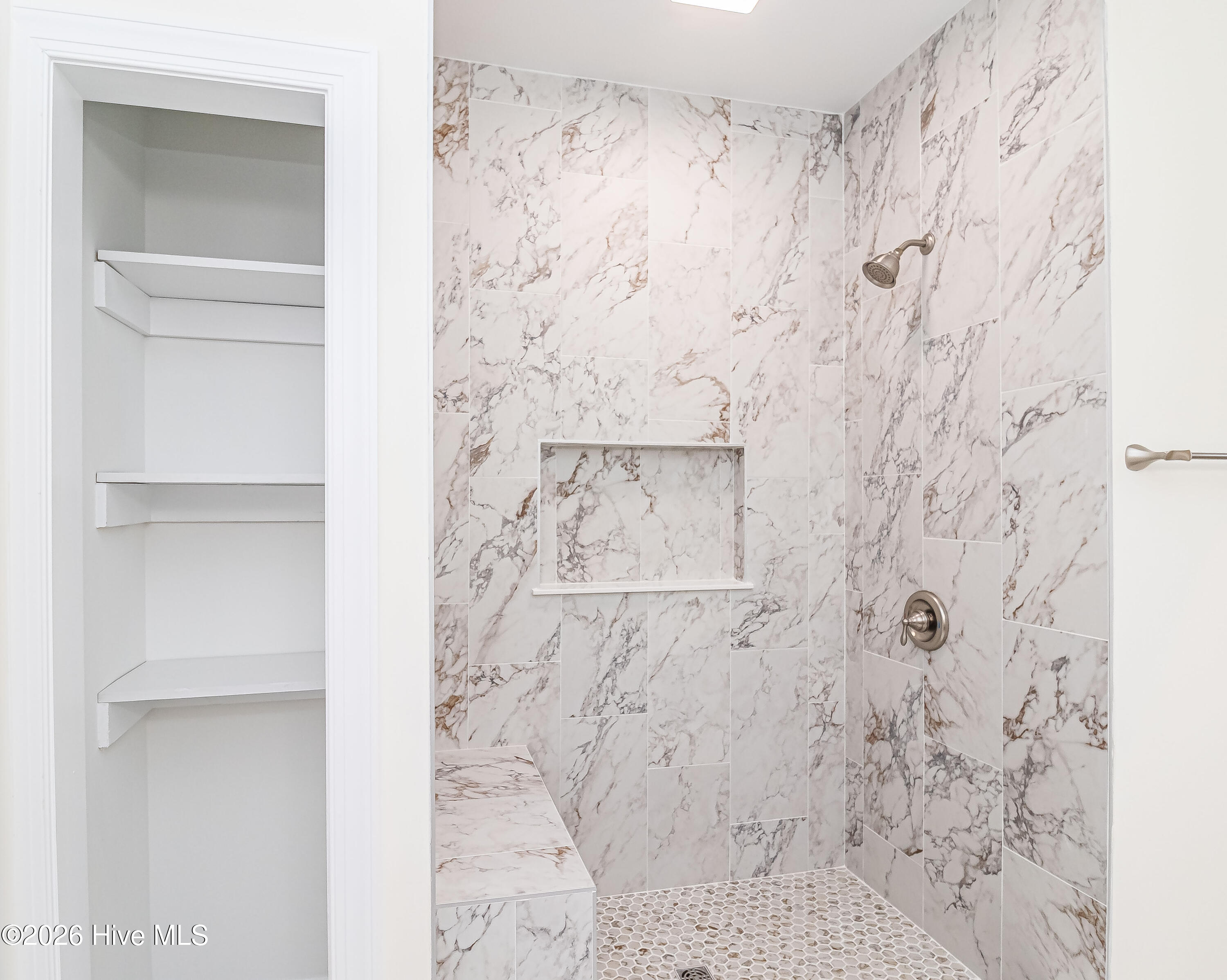 214 E Railroad Street E Property Photo 23