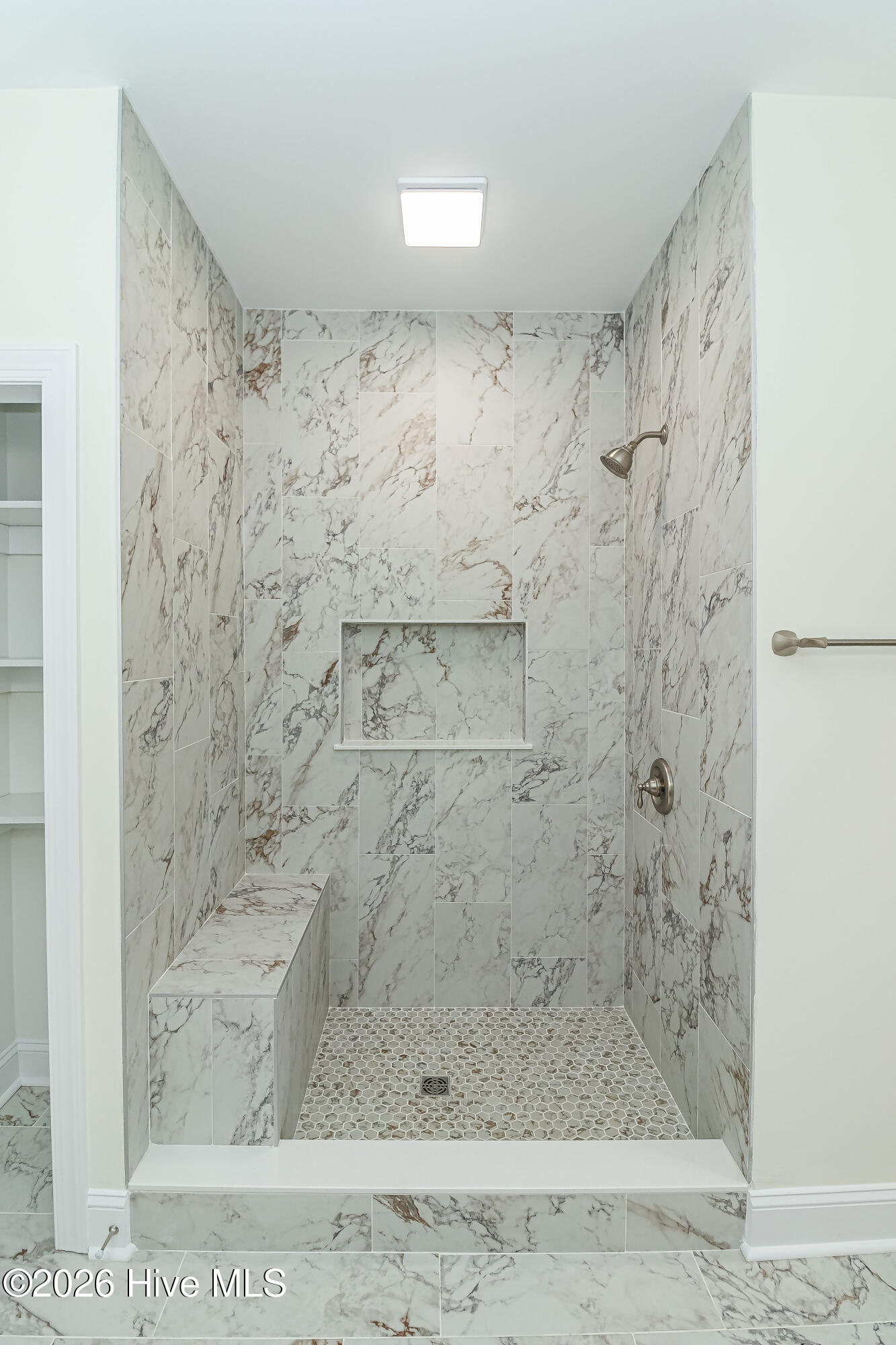 214 E Railroad Street E Property Photo 24
