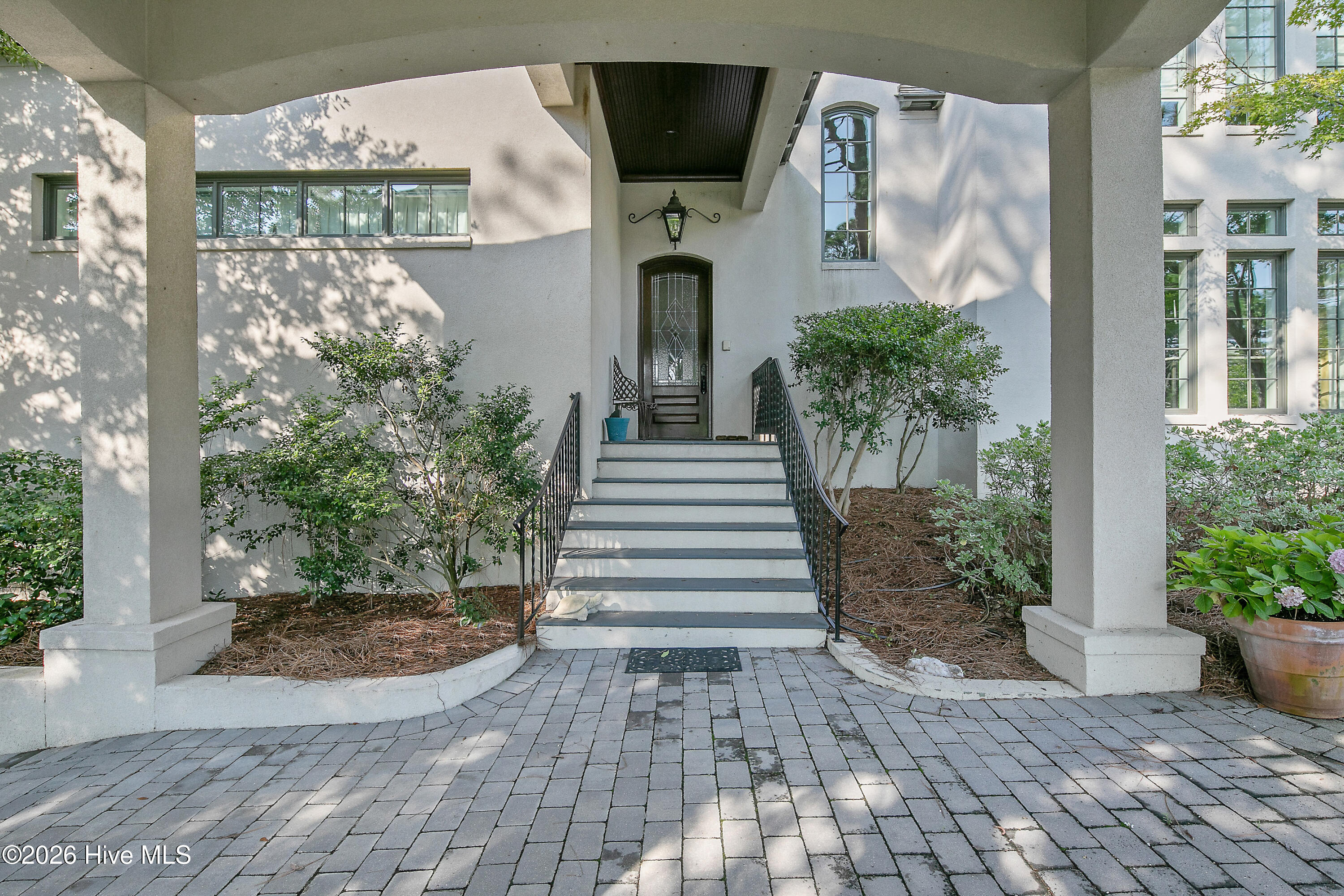 1128 Longleaf Drive Property Photo 6