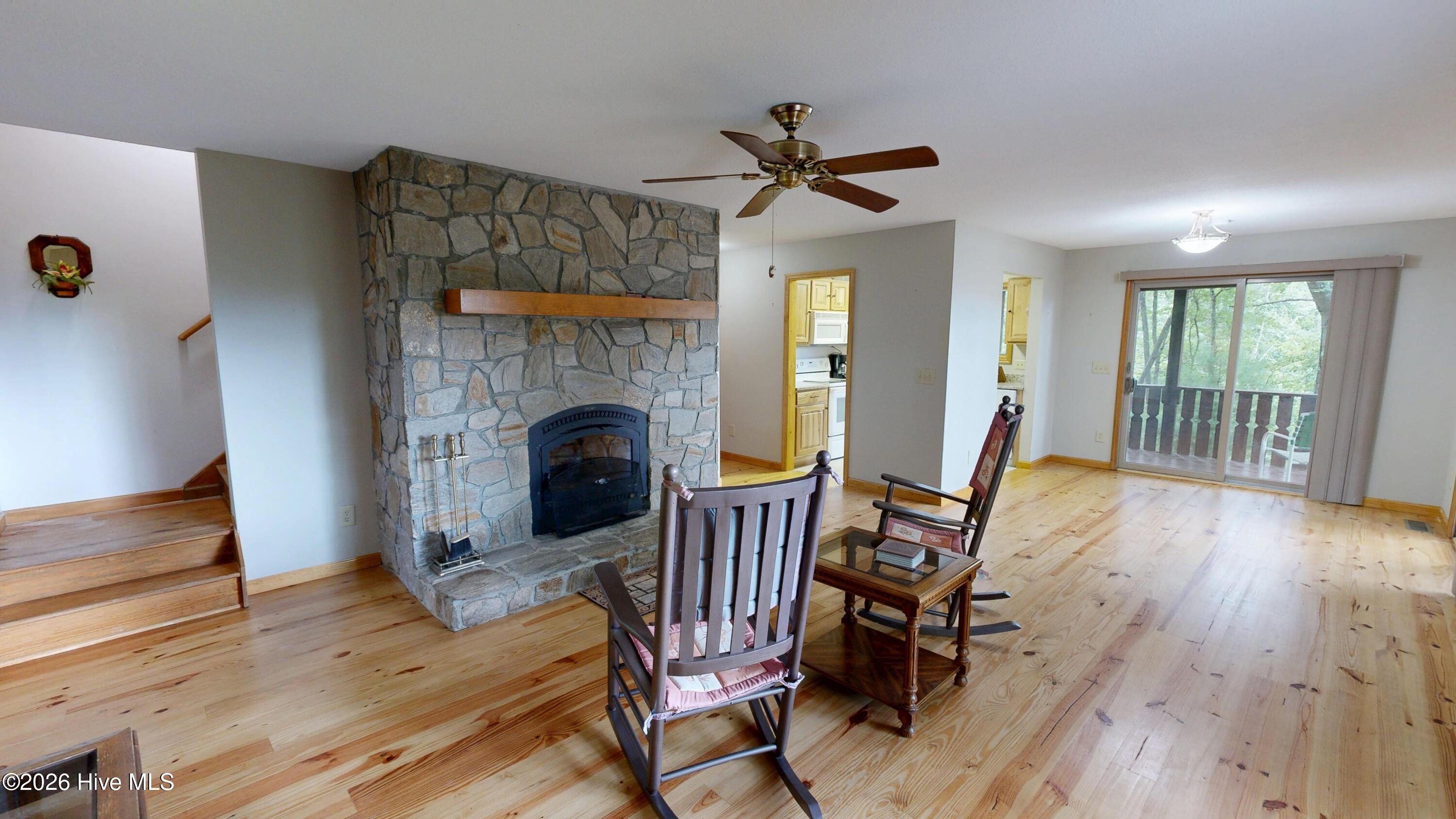 259 Laurel Lane Property Photo 6