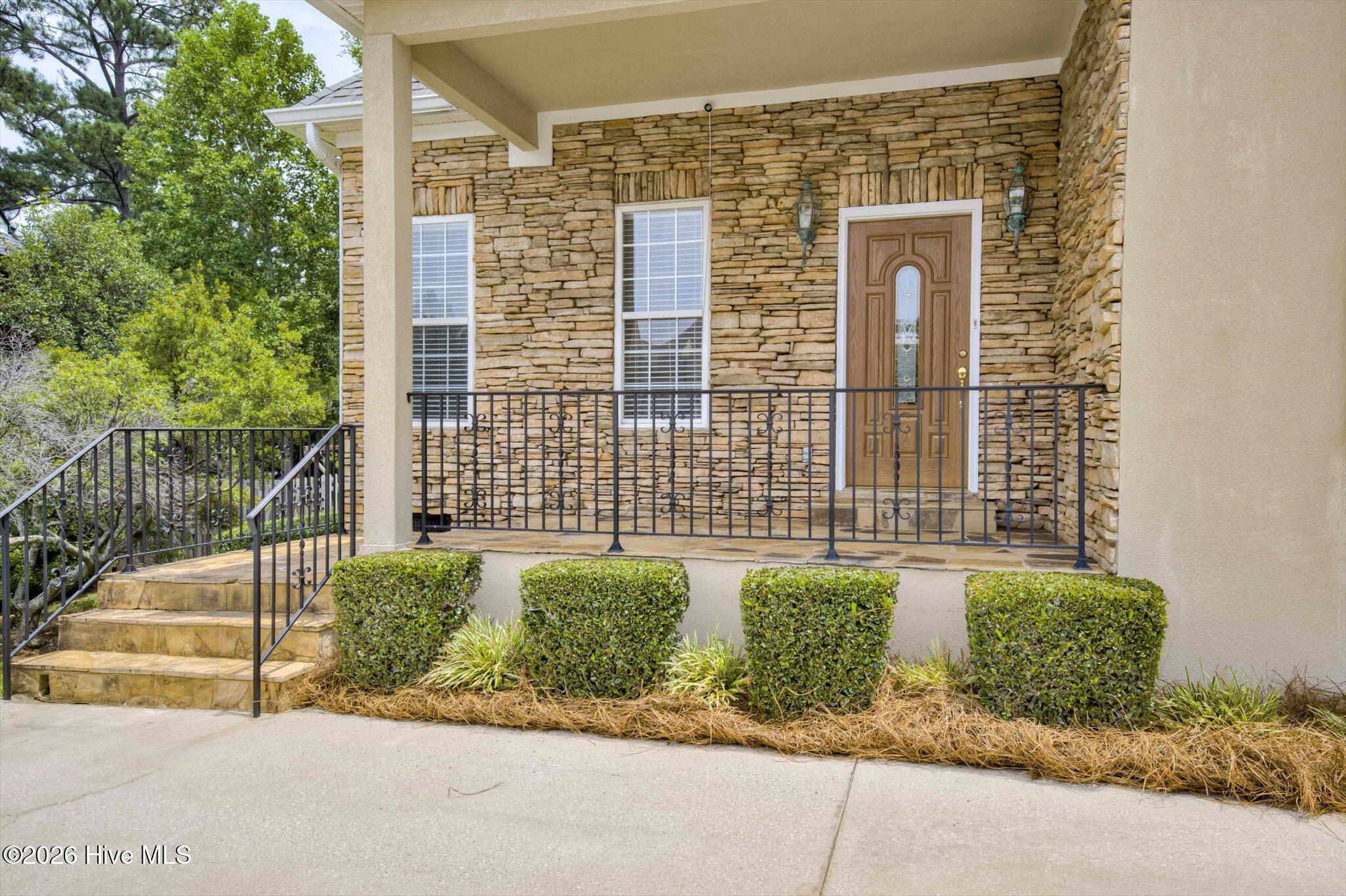 4112 Shady Oaks Drive Property Photo 2