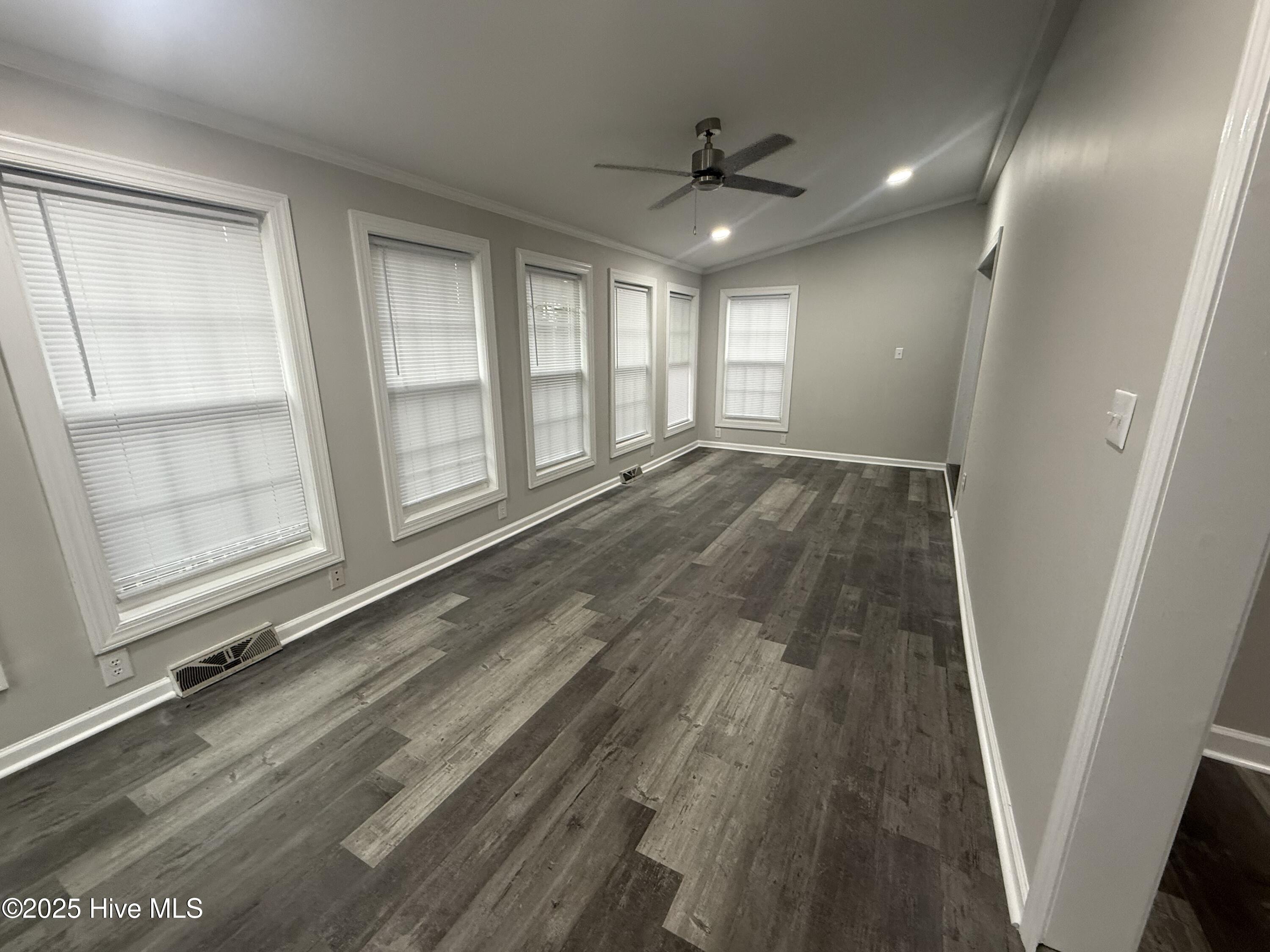 1215 E Wright Road Property Photo 6