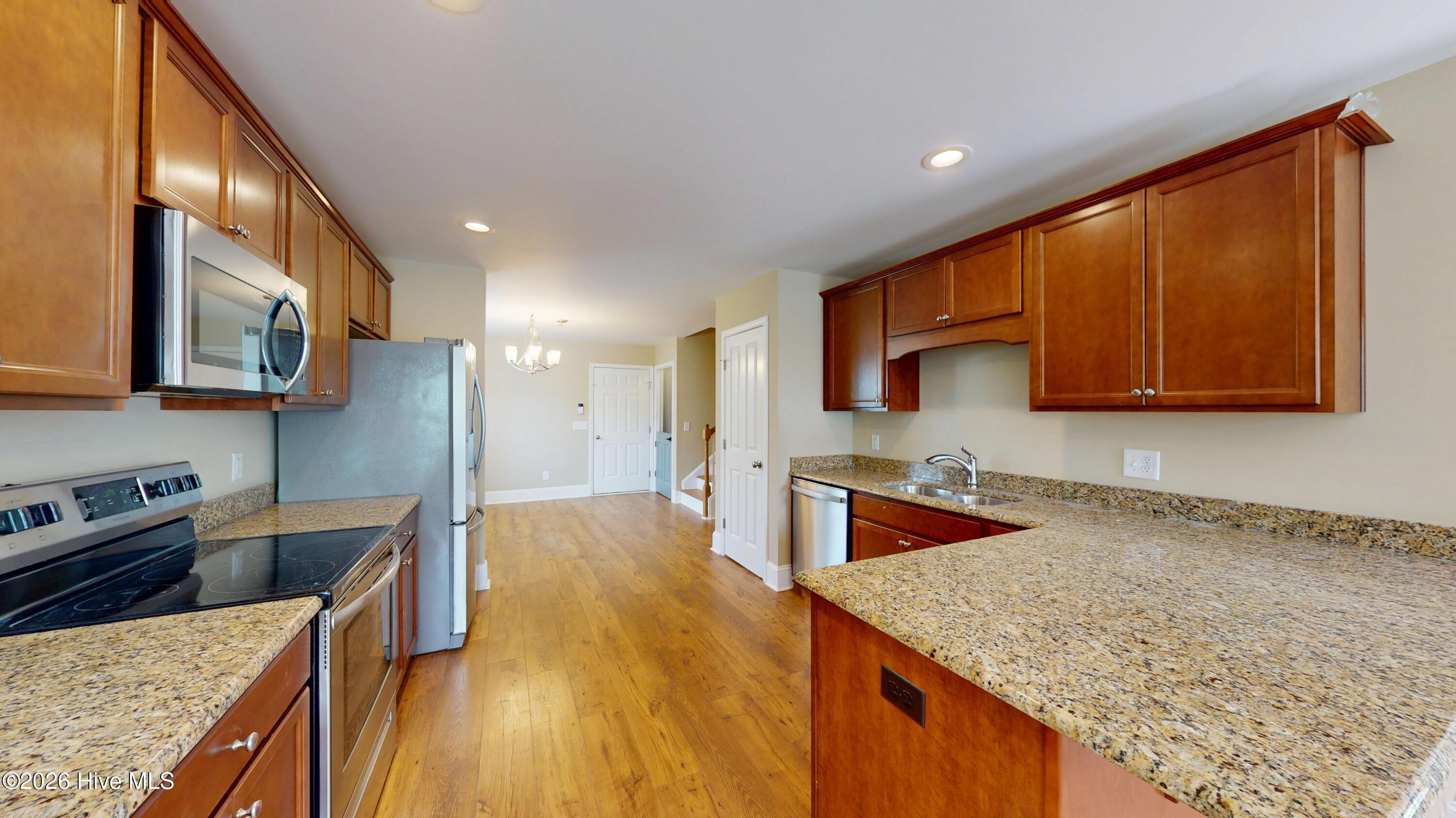 225 Savannah Garden Drive Property Photo 6