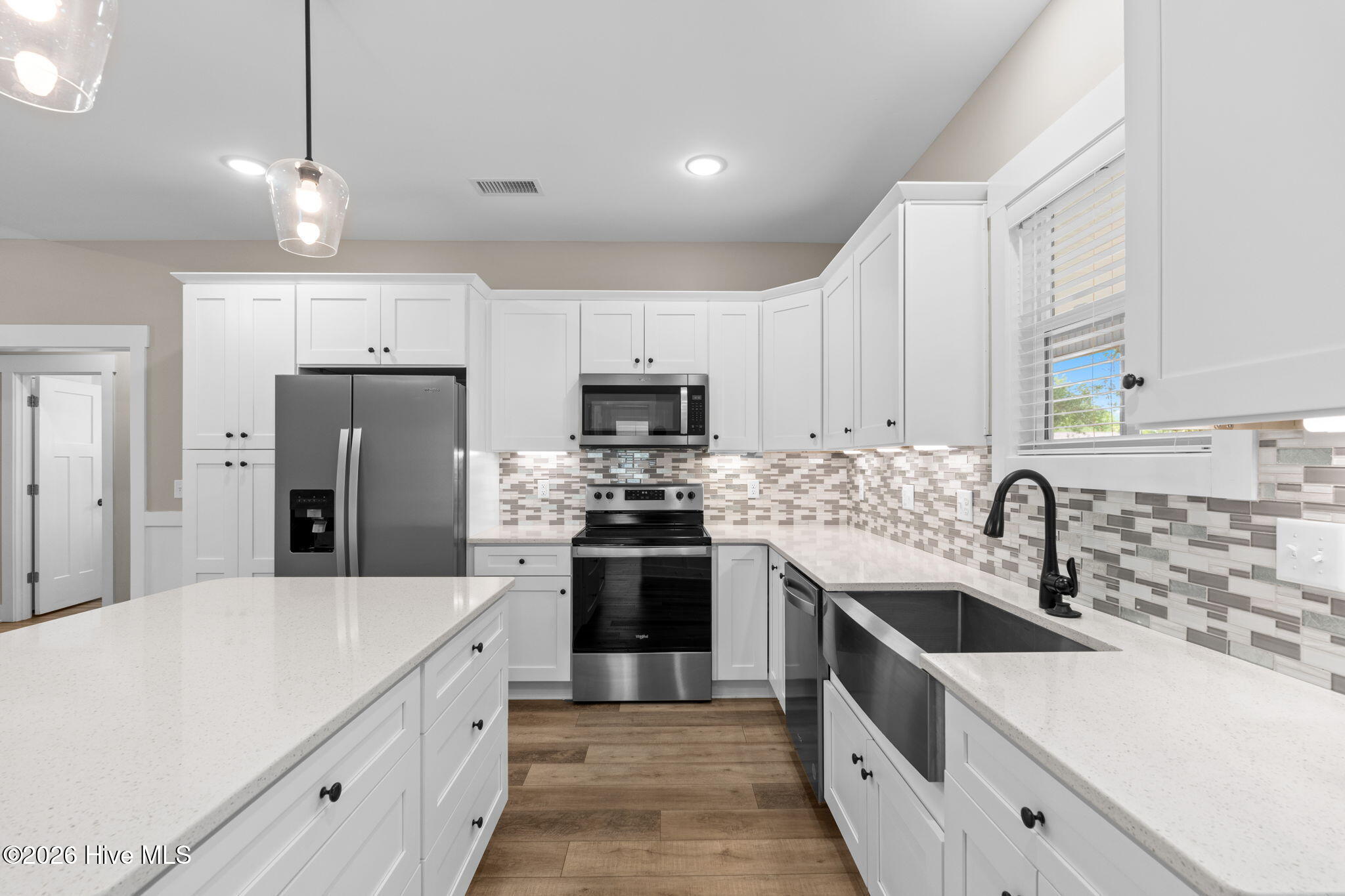 1104 E Oak Island Drive Property Photo 17
