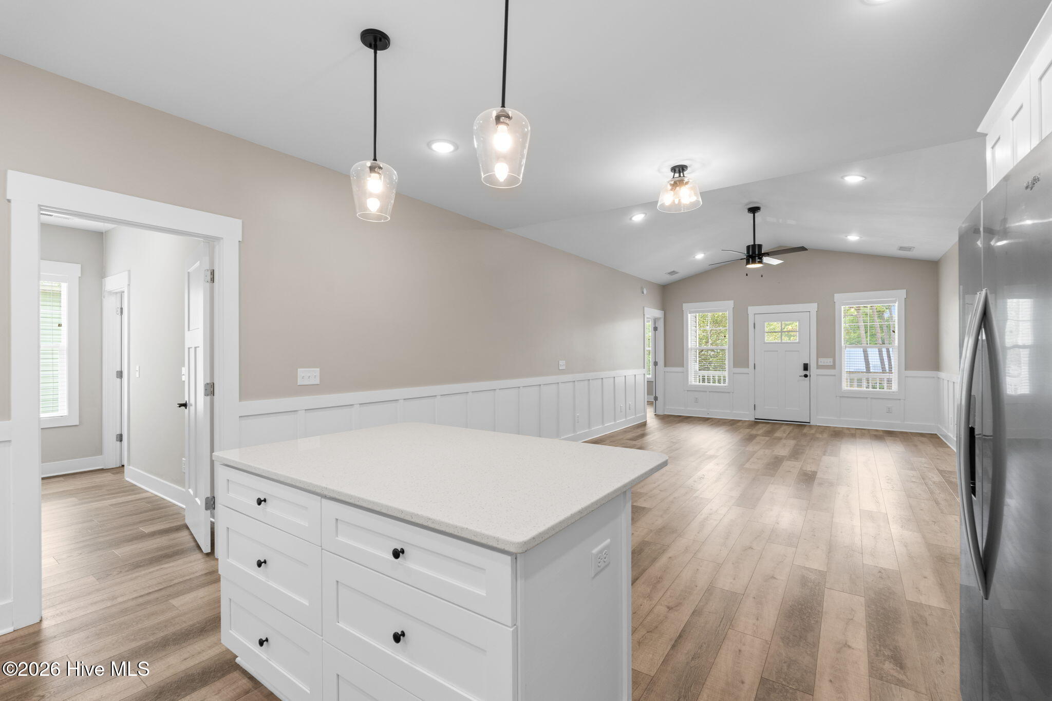 1104 E Oak Island Drive Property Photo 19