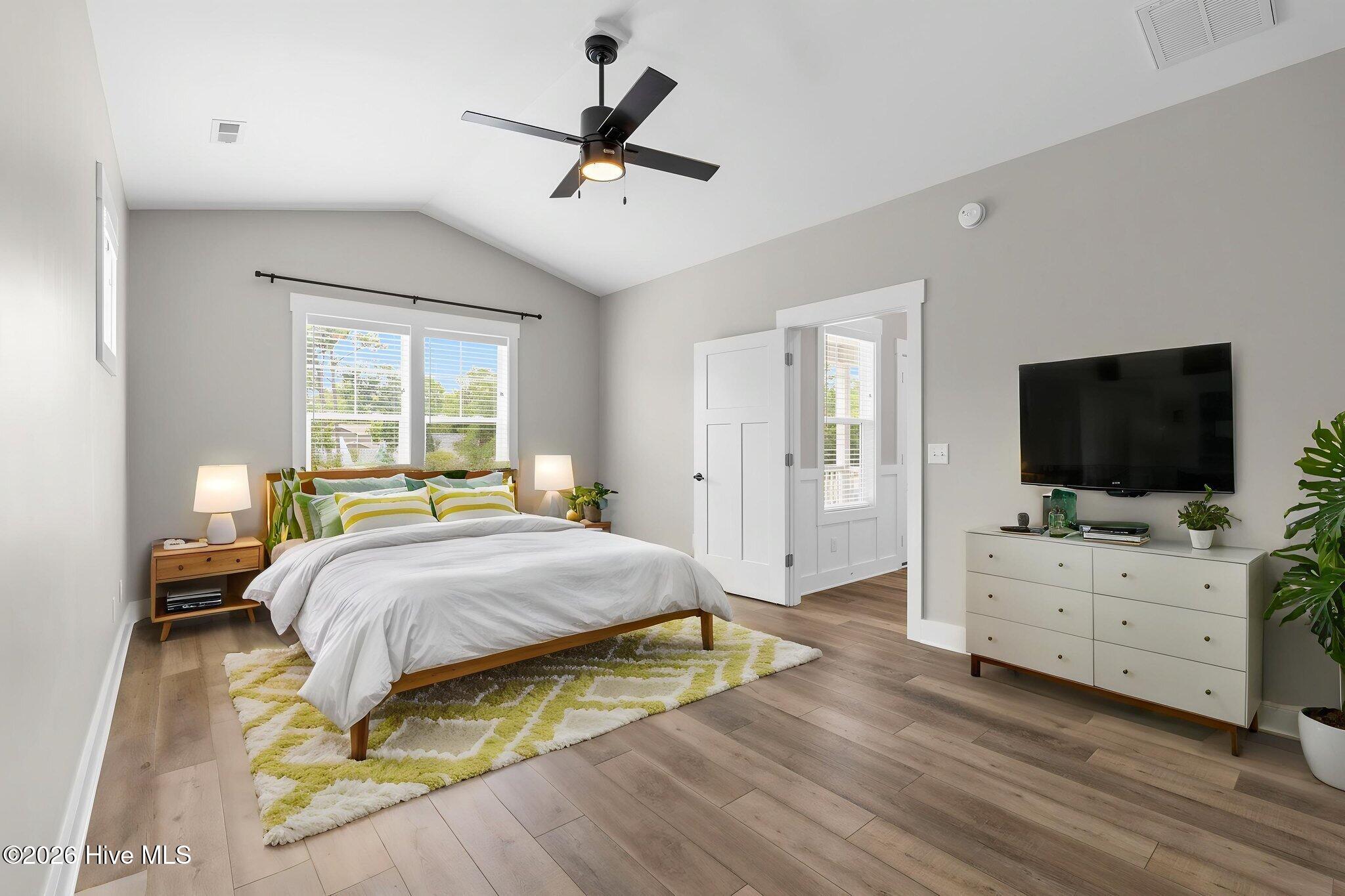 1104 E Oak Island Drive Property Photo 23