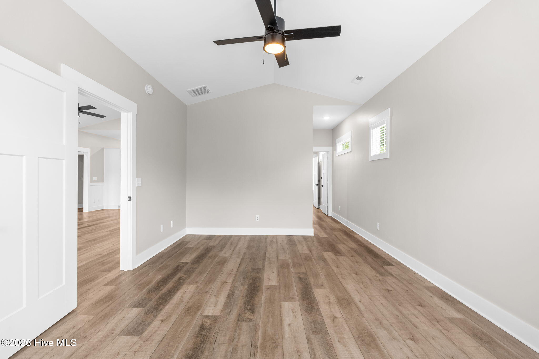 1104 E Oak Island Drive Property Photo 25