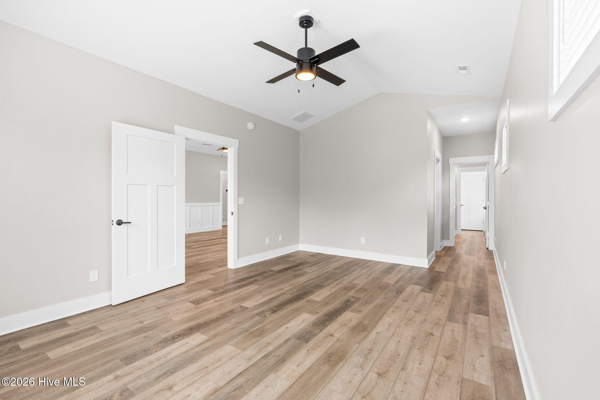 1104 E Oak Island Drive Property Photo 26