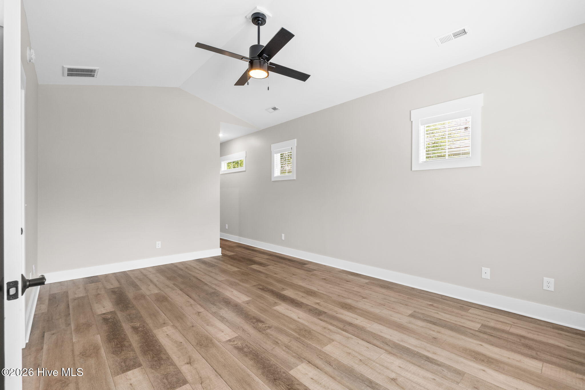 1104 E Oak Island Drive Property Photo 27