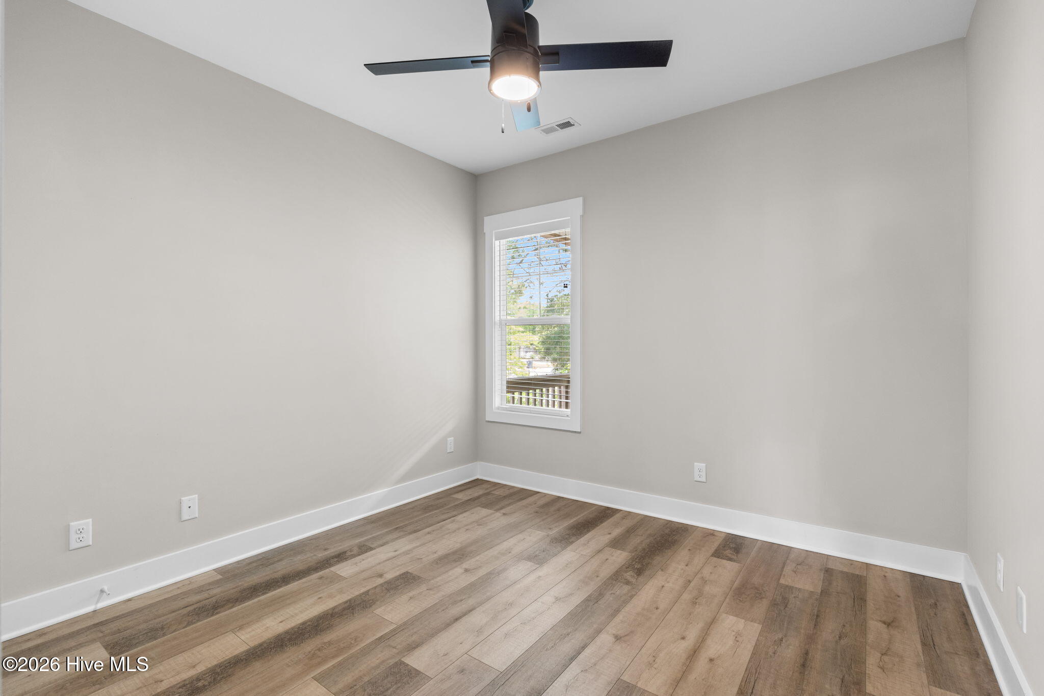 1104 E Oak Island Drive Property Photo 36