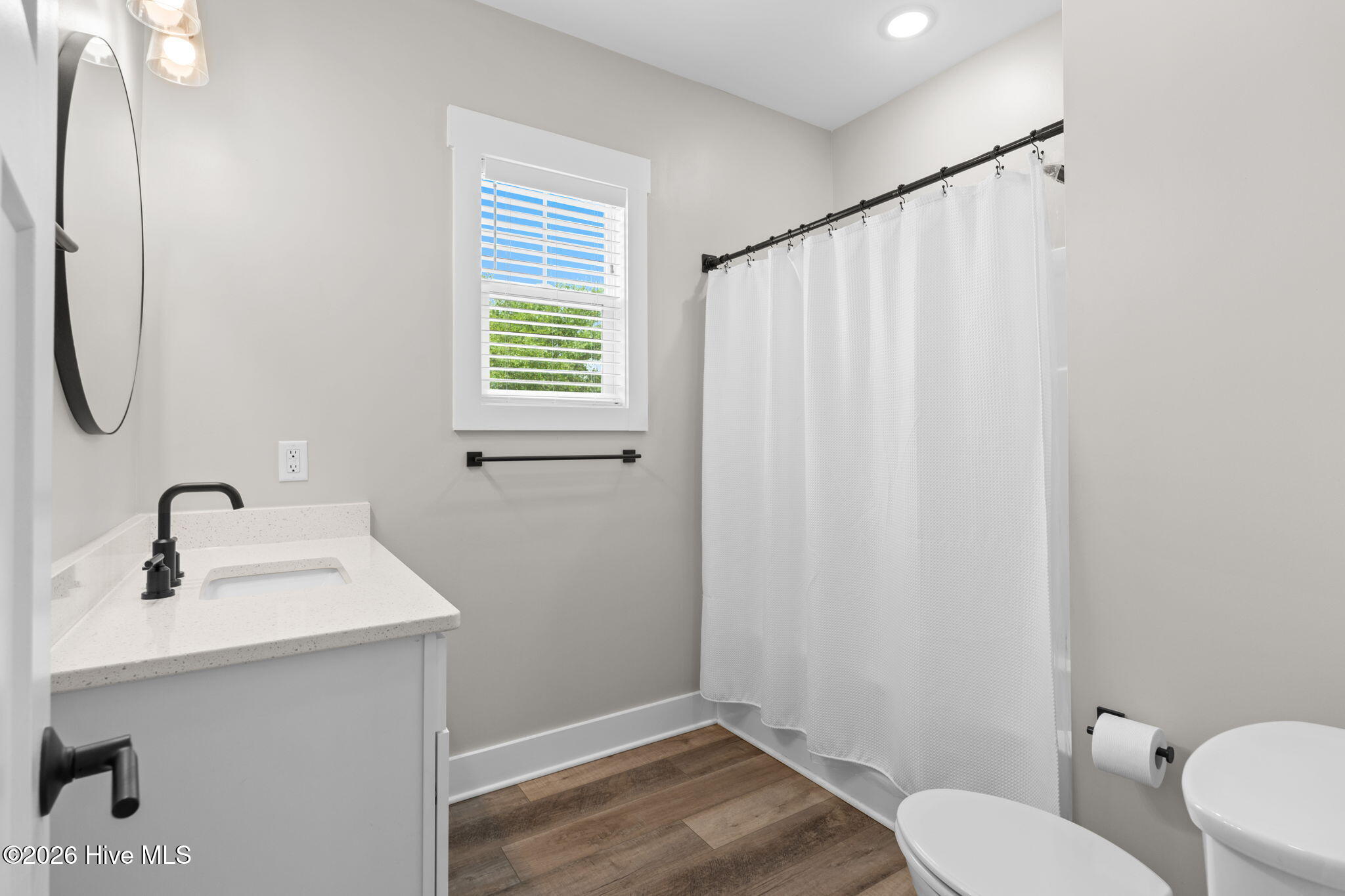 1104 E Oak Island Drive Property Photo 39