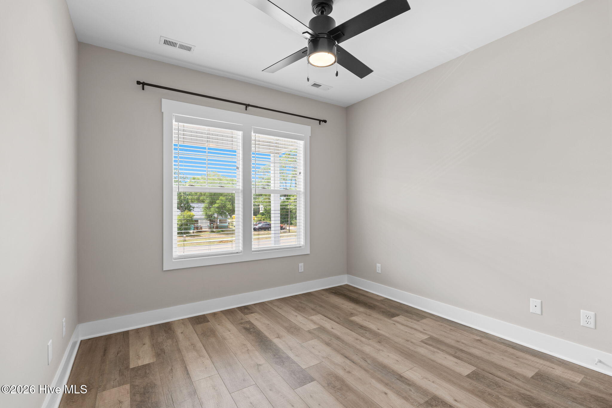1104 E Oak Island Drive Property Photo 41
