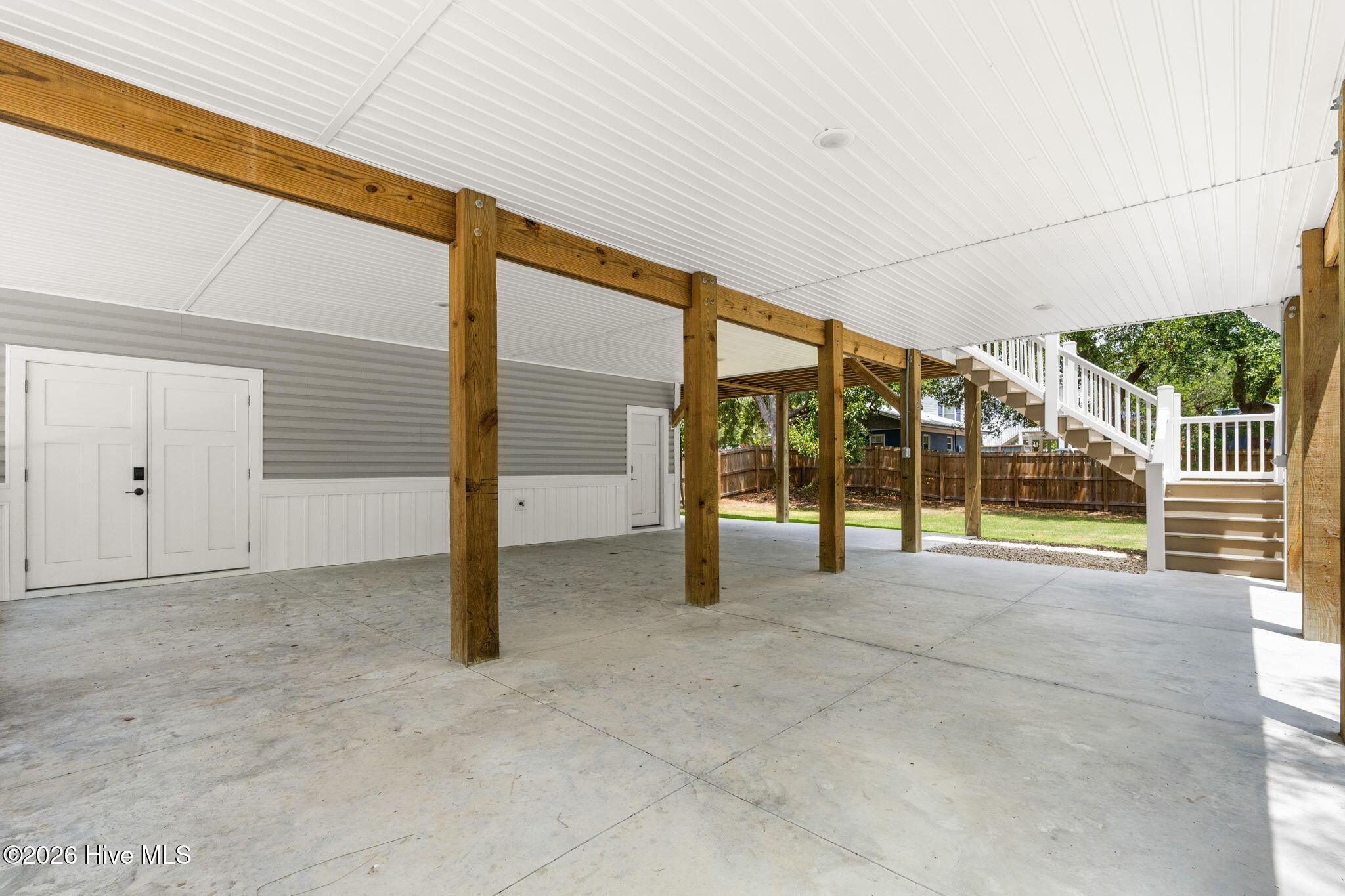 1104 E Oak Island Drive Property Photo 45
