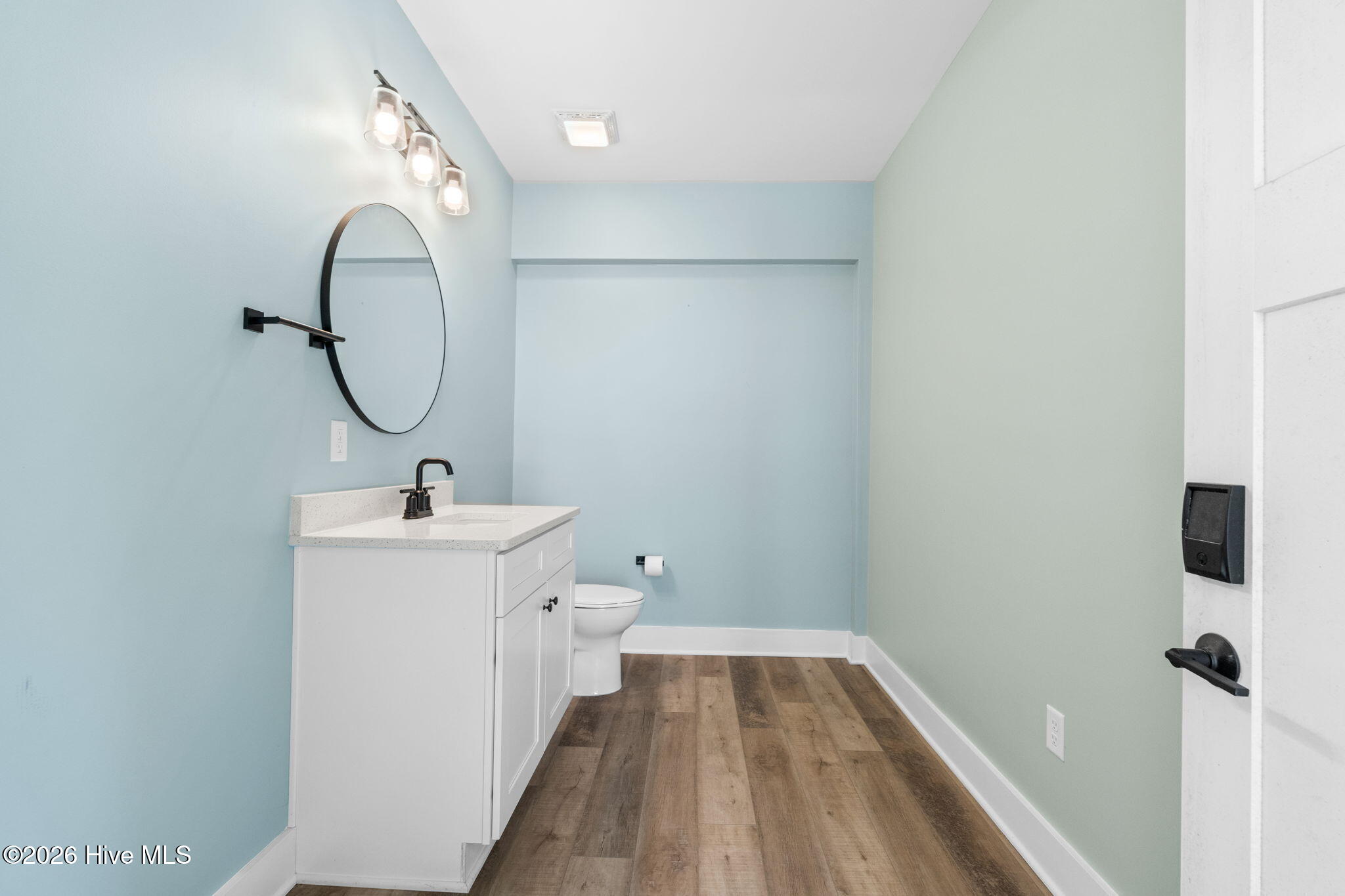 1104 E Oak Island Drive Property Photo 48
