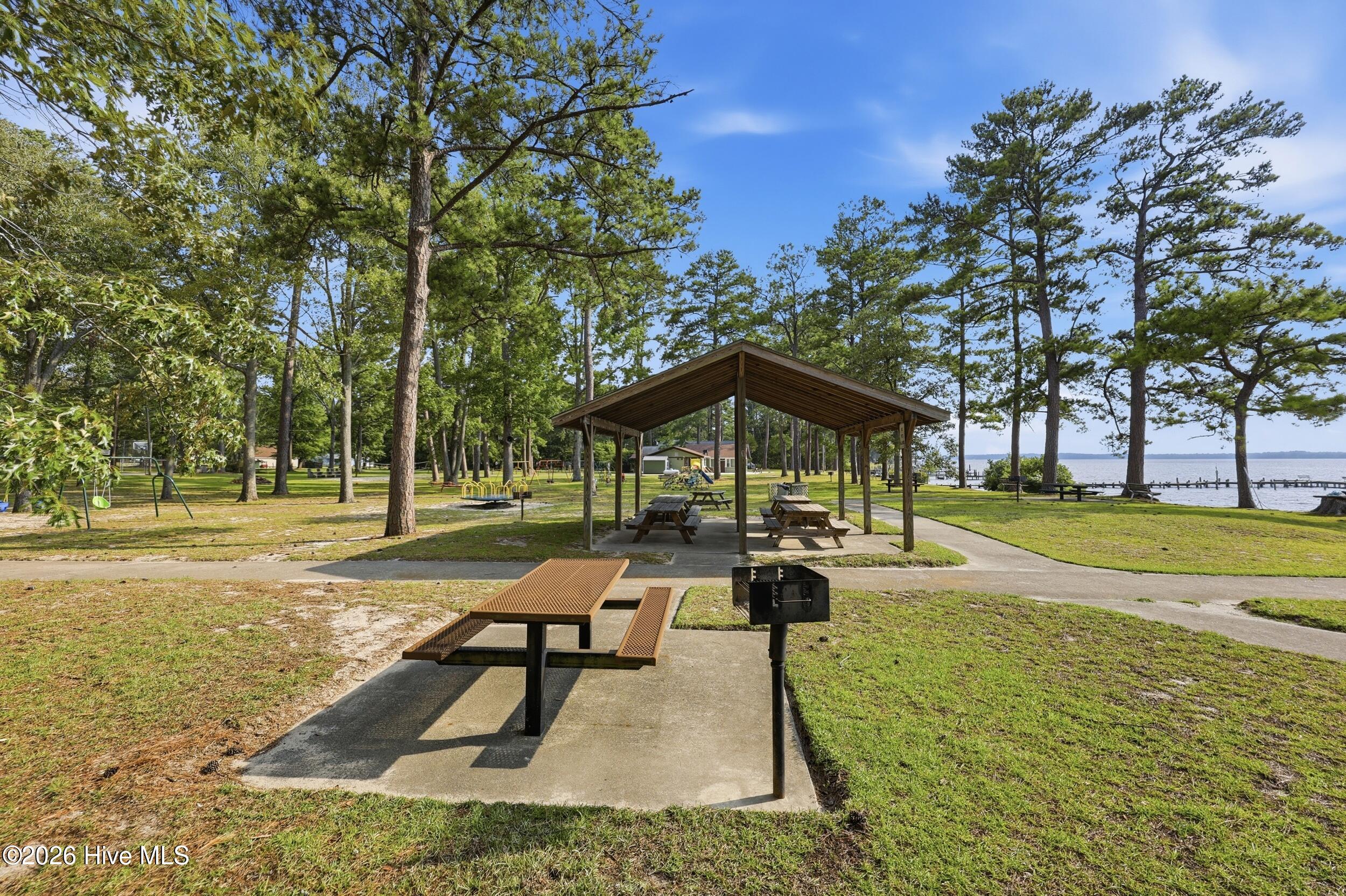 218 Comanche Trail Property Photo 33