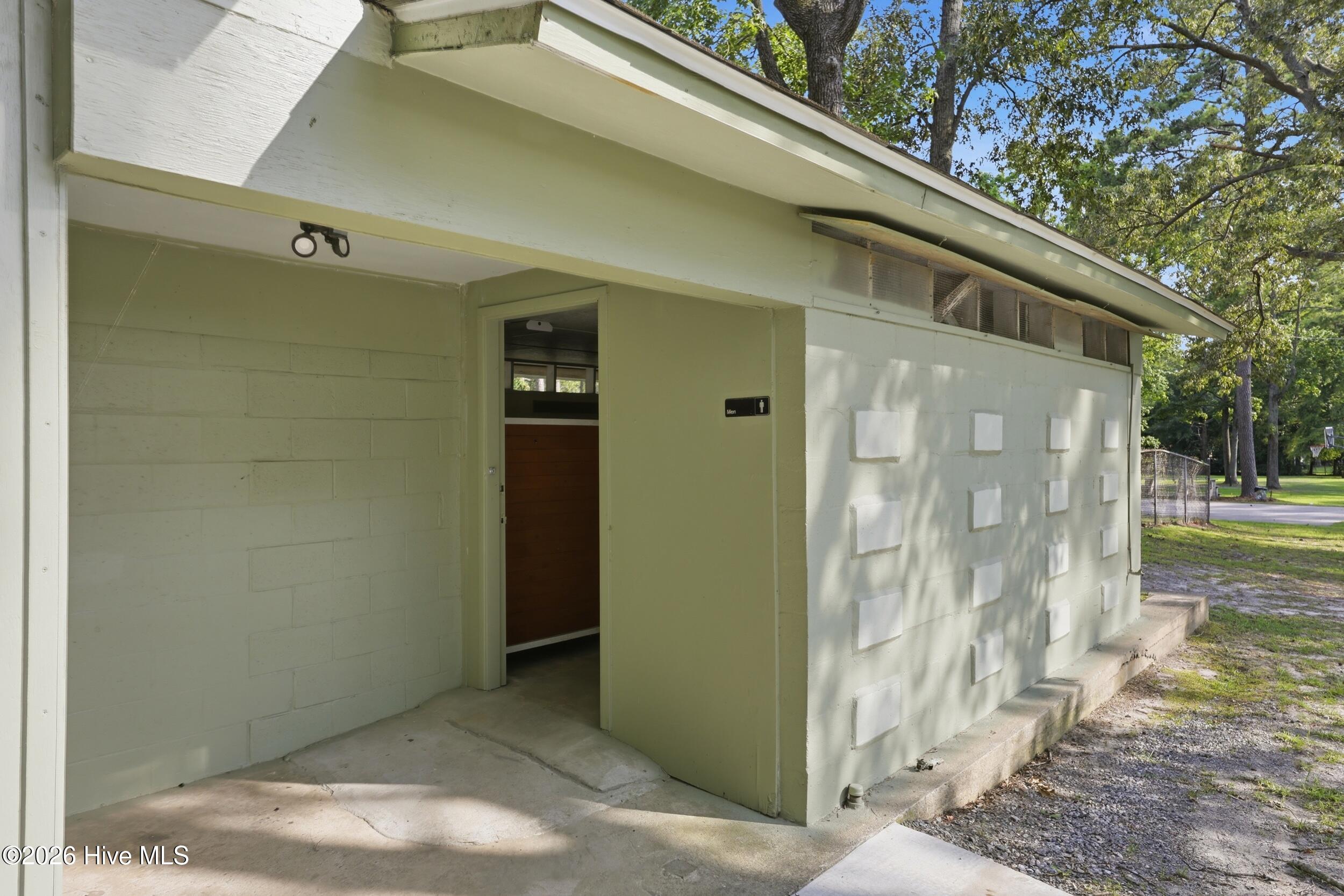 218 Comanche Trail Property Photo 34