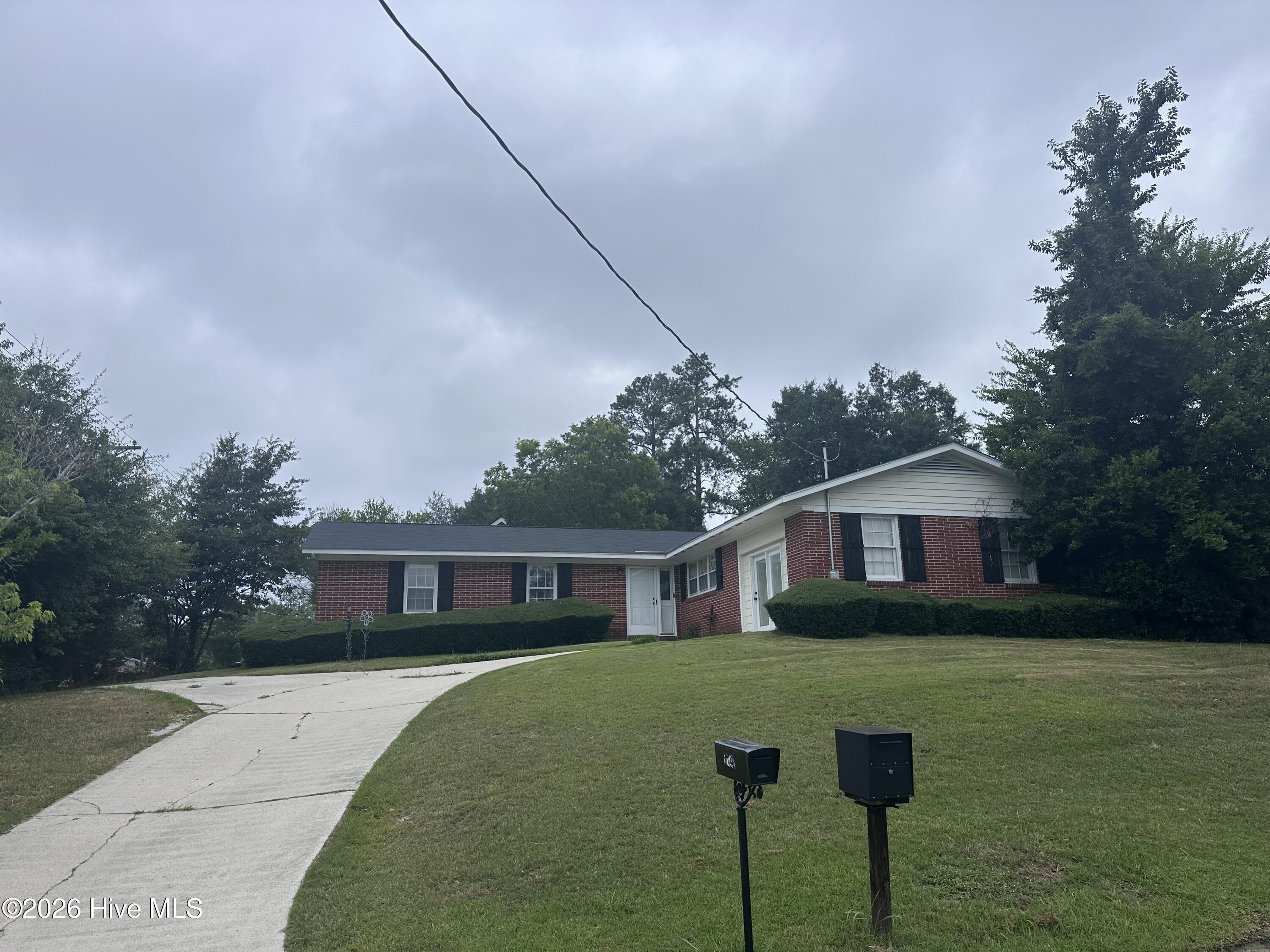 2142 Kingsley Court Property Photo 1